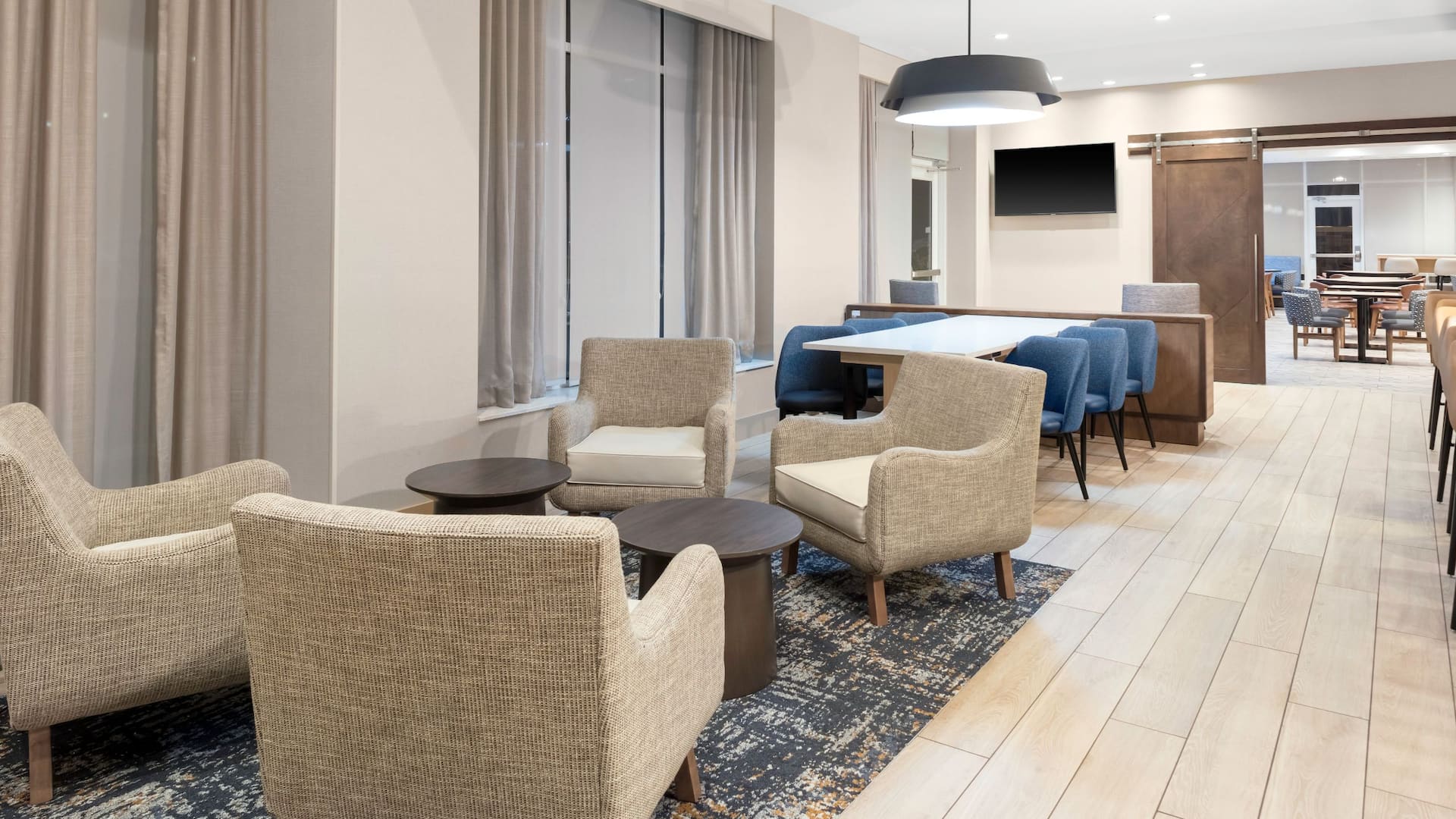 Hyatt Place Charlotte / University Research Park Lounge