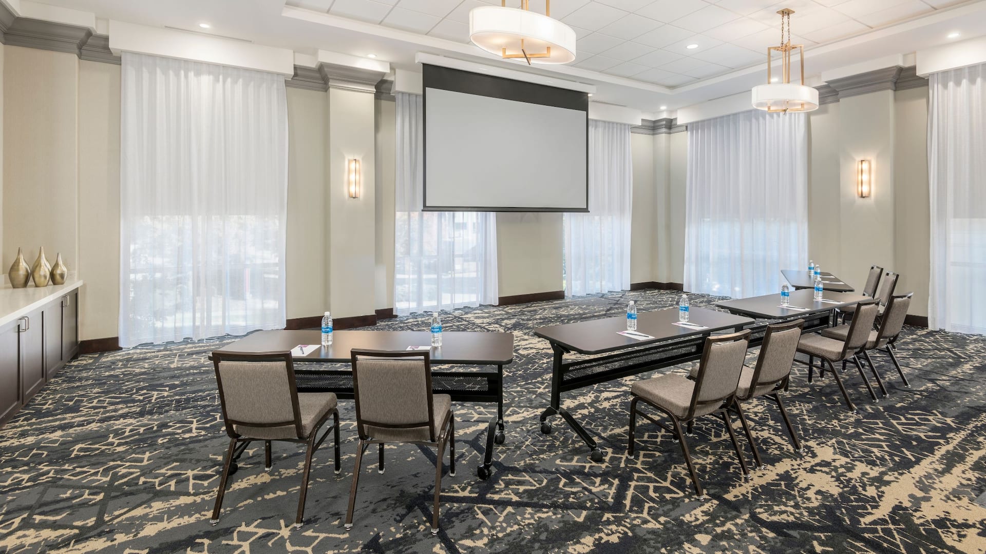 Hyatt Place Greenville Downtown Classroom