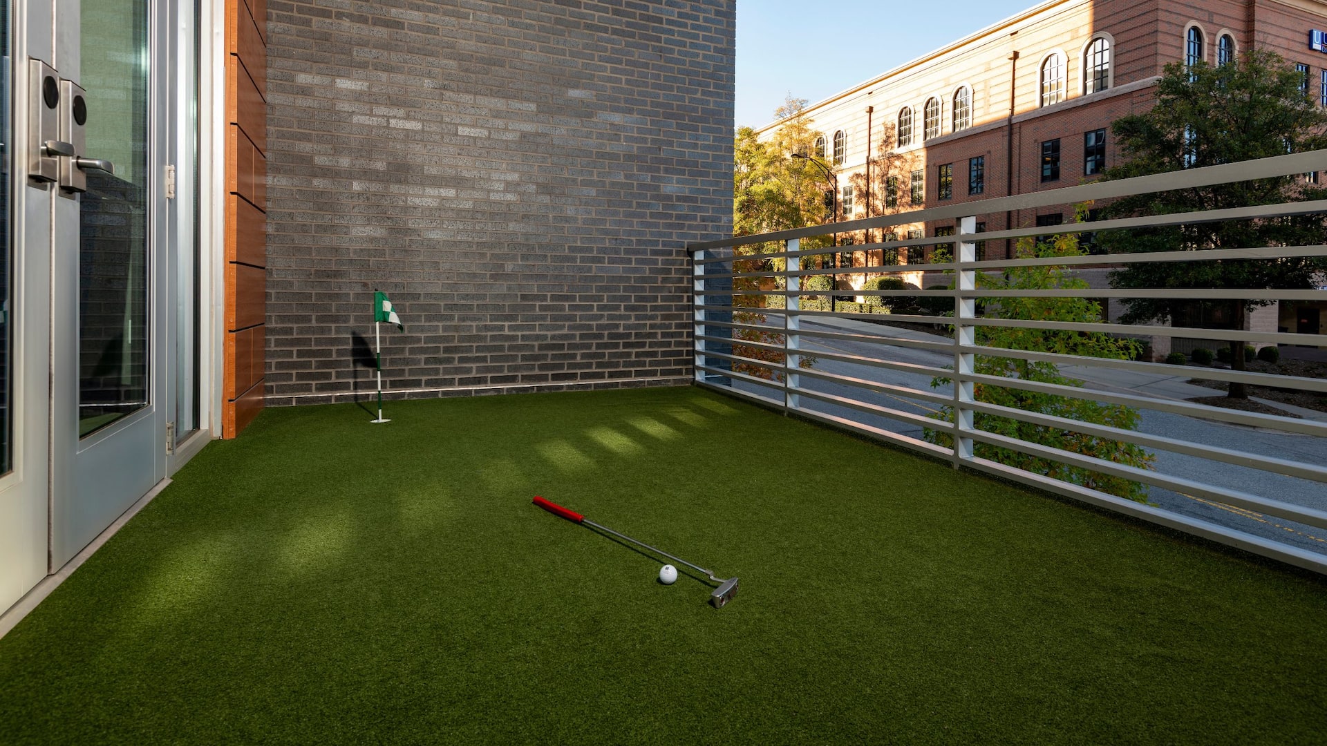Hyatt Place Greenville Downtown Putting Green Facility