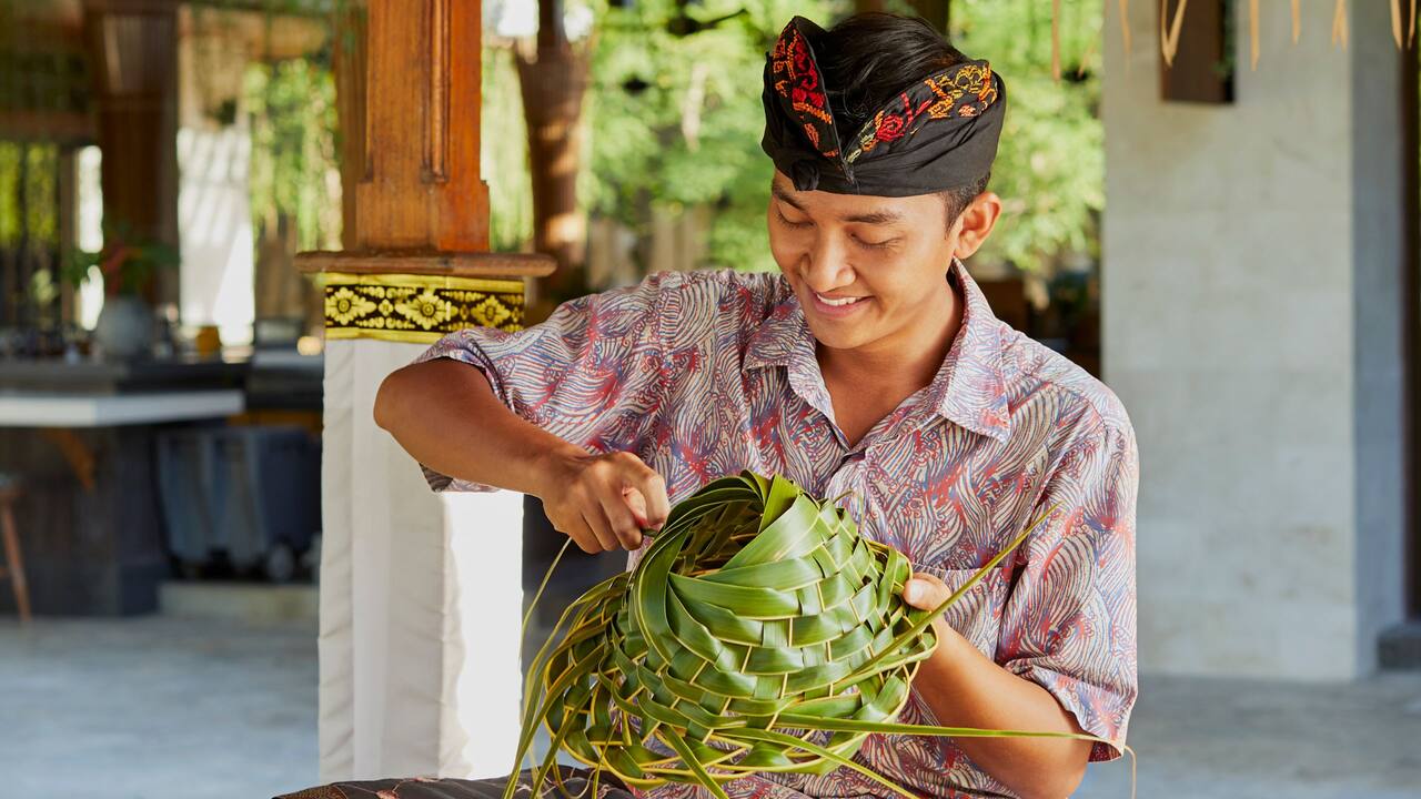 Cultural activity : Coconut Hat Making at Andaz Bali