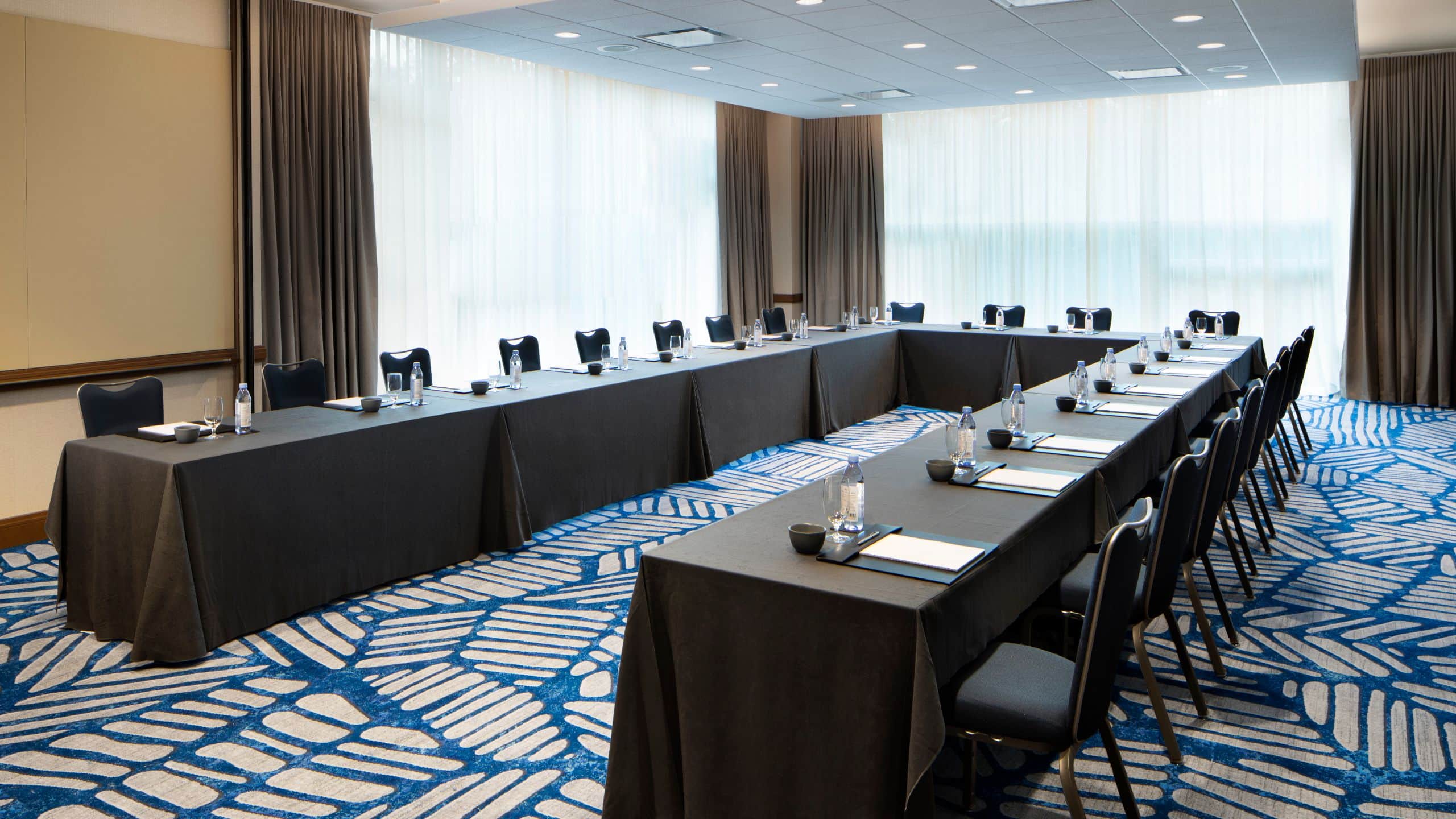 Hyatt Regency Orlando Rock Springs U-Shape Setup