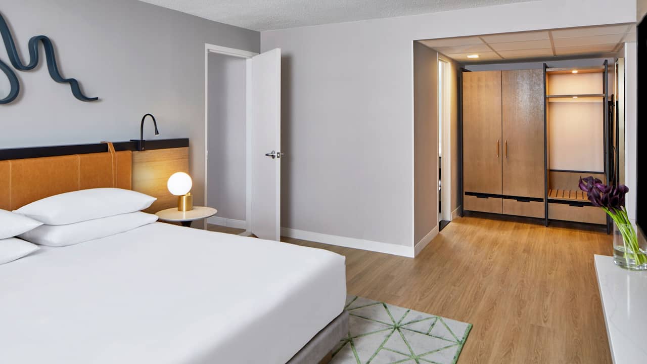 Portman Suite Bedroom Wardrobe