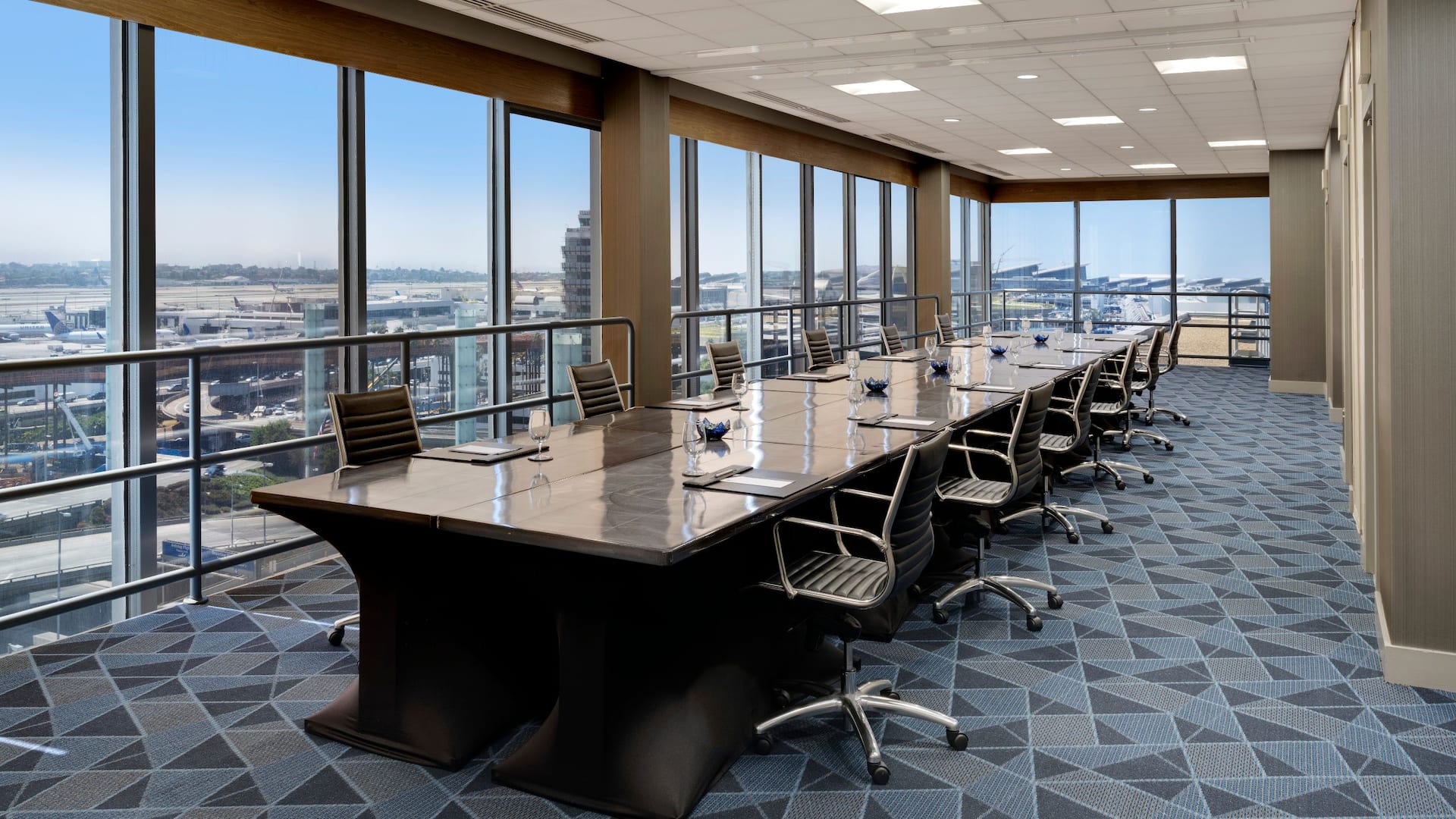 Hyatt Regency Los Angeles International Airport City View Boardroom