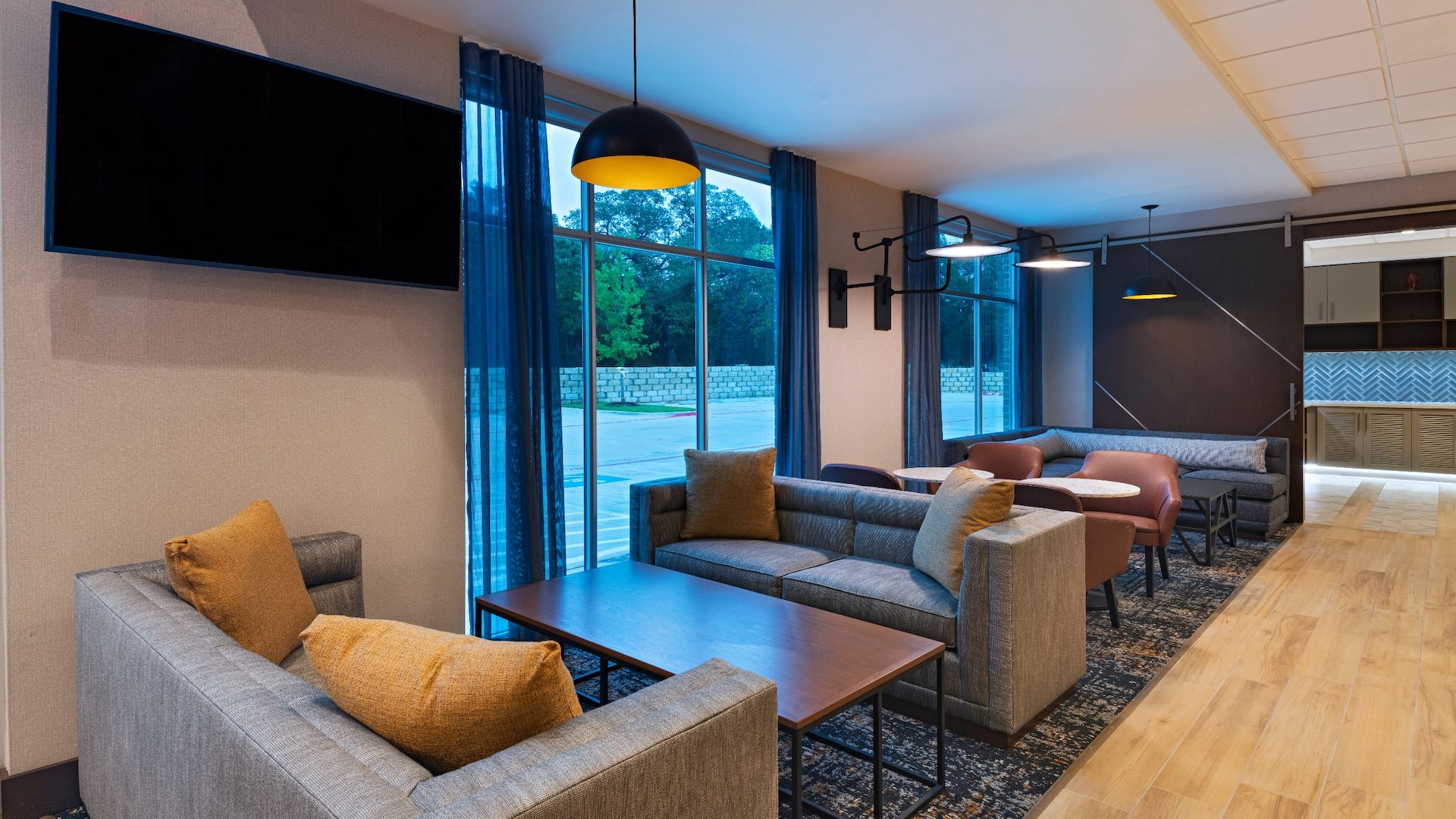 Hyatt Place Austin / Lake Travis / Four Points The Placery Lounge