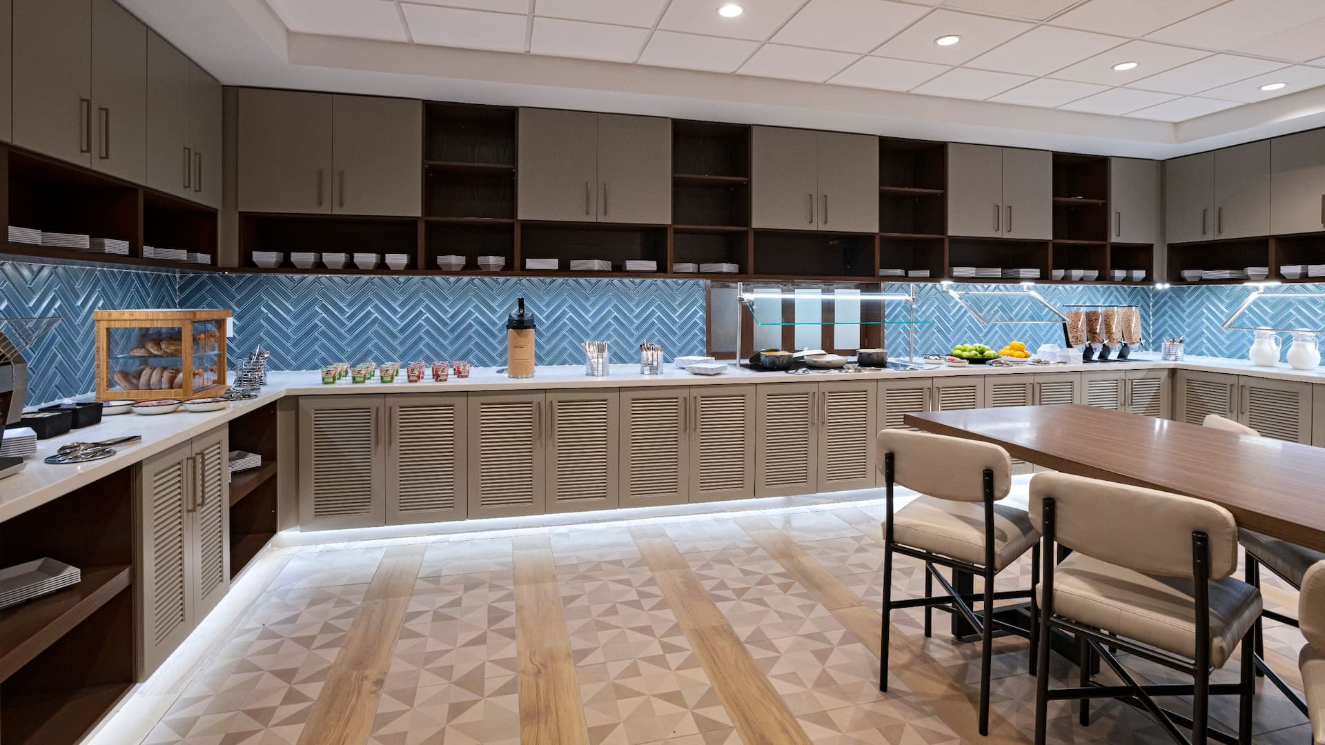 Hyatt Place Austin / Lake Travis / Four Points Breakfast Buffet Bar