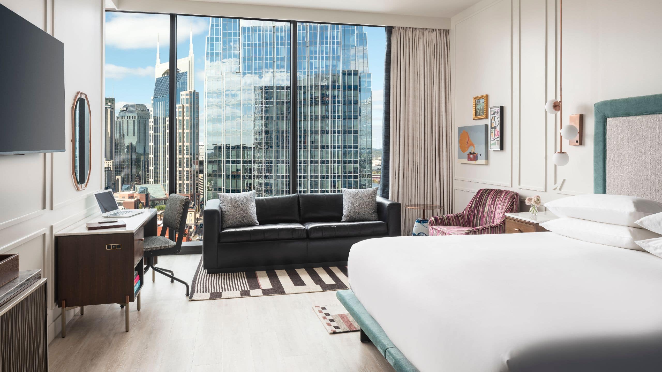 1 de 5 Hyatt Centric Downtown Nashville Deluxe Suite Overview