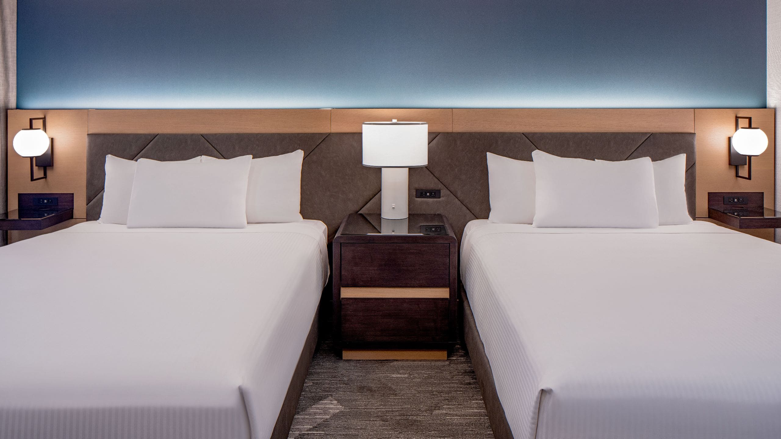 バルコニーから湾を望むサンフランシスコのホテル | ハイアット