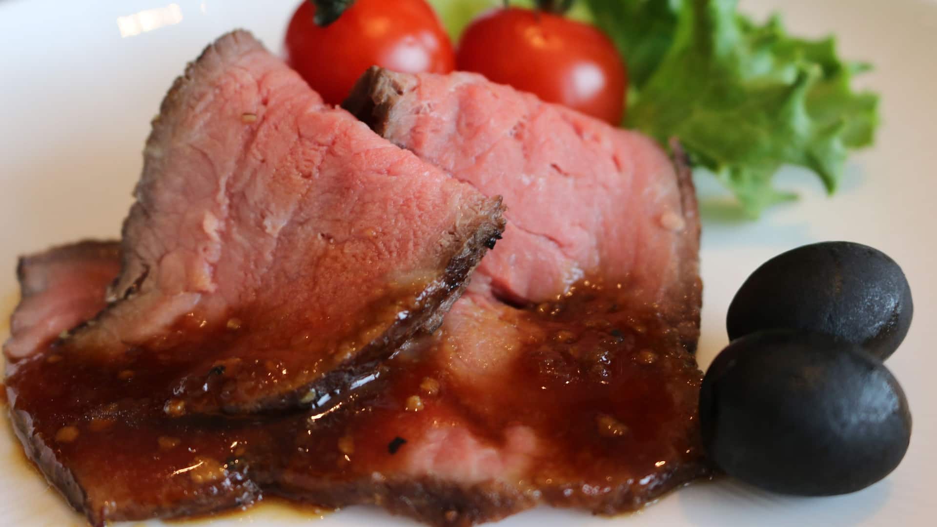Hyatt Regency Naha, Okinawa Regency Club Cocktail Time Roast Beef