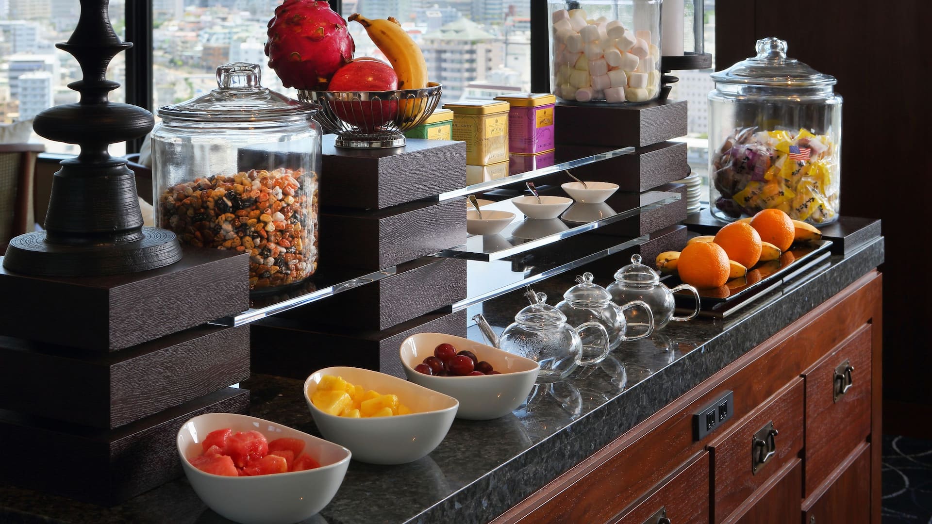 Hyatt Regency Naha, Okinawa Regency Club Lounge Tea Time