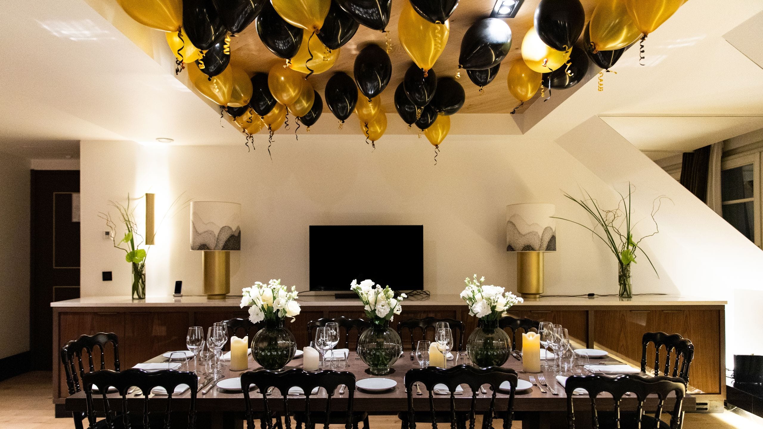 4 of 5 Hyatt Paris Madeleine Jm Presidential Table Balloons