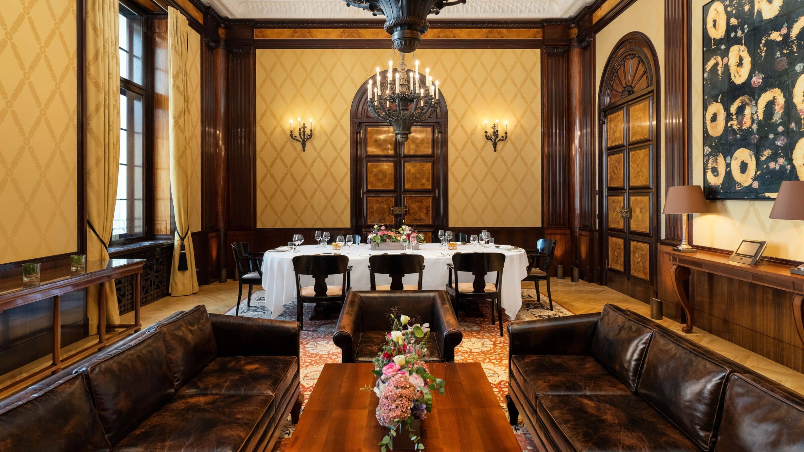 5 von 5 Park Hyatt Vienna Boardroom Five Dinner Setup Room View