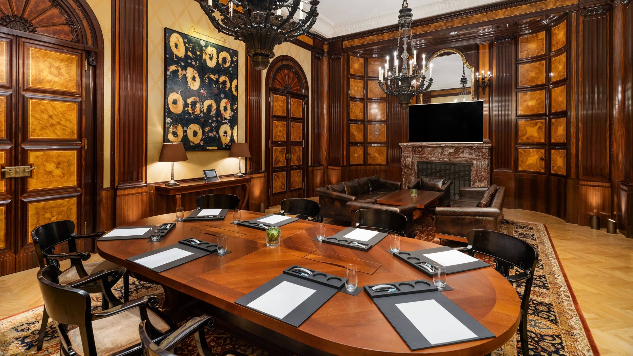 1 von 5 Park Hyatt Vienna Boardroom Five Meeting Room Setup