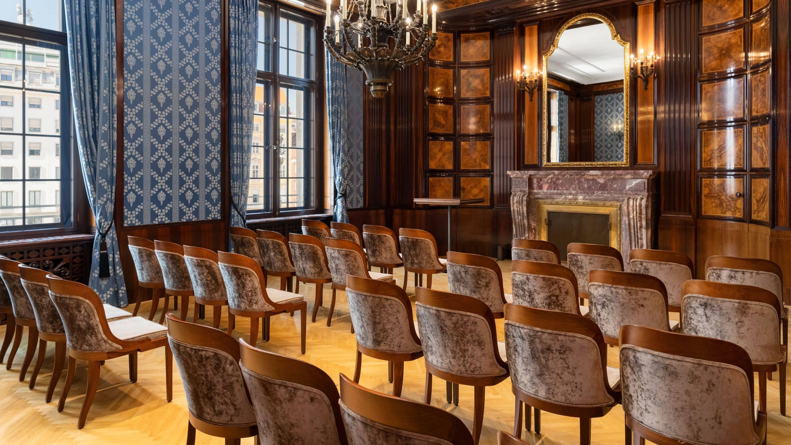 6 von 6 Park Hyatt Vienna Boardroom Two Theatre