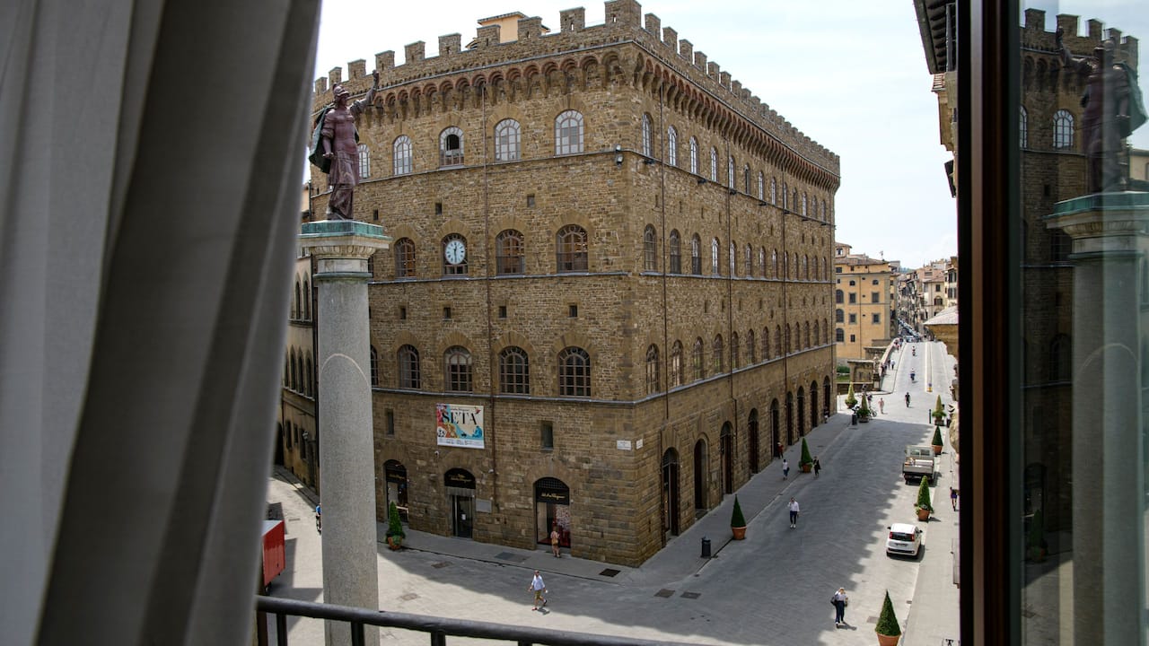 Tornabuoni Views