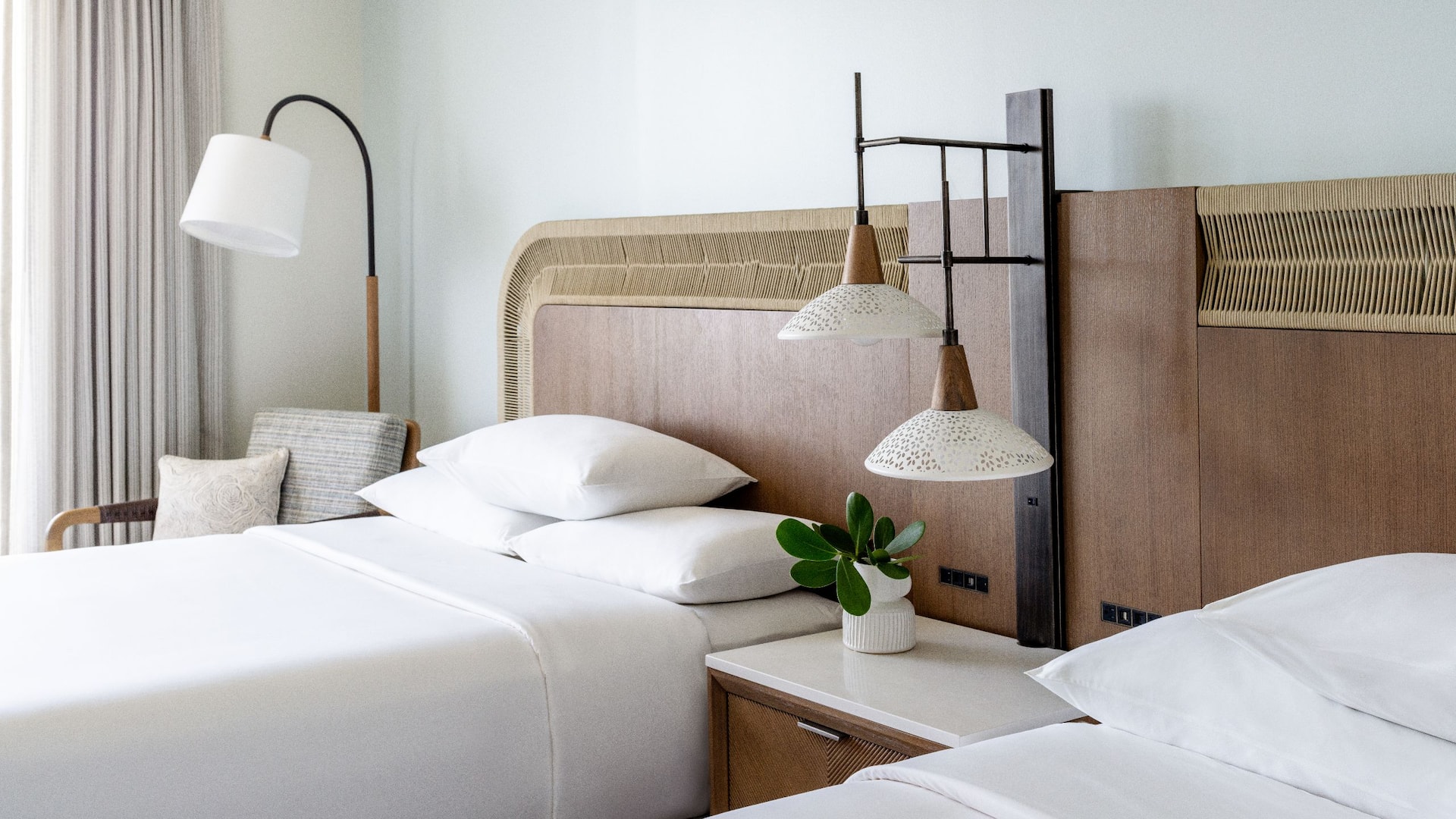 5/5 Hyatt Regency Coconut Point Resort and Spa Queen Bedside Details