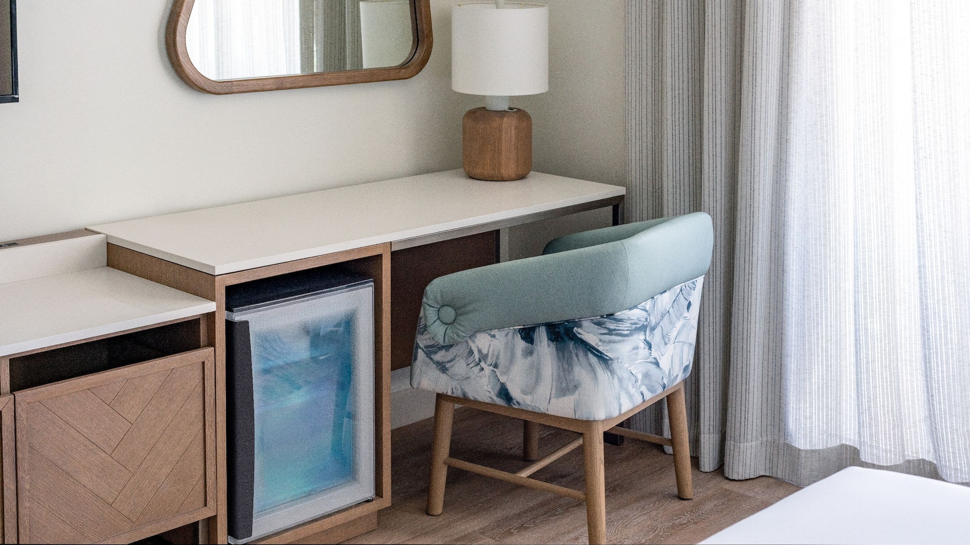 4/5 Hyatt Regency Coconut Point Resort and Spa Queen Guestroom Desk Details