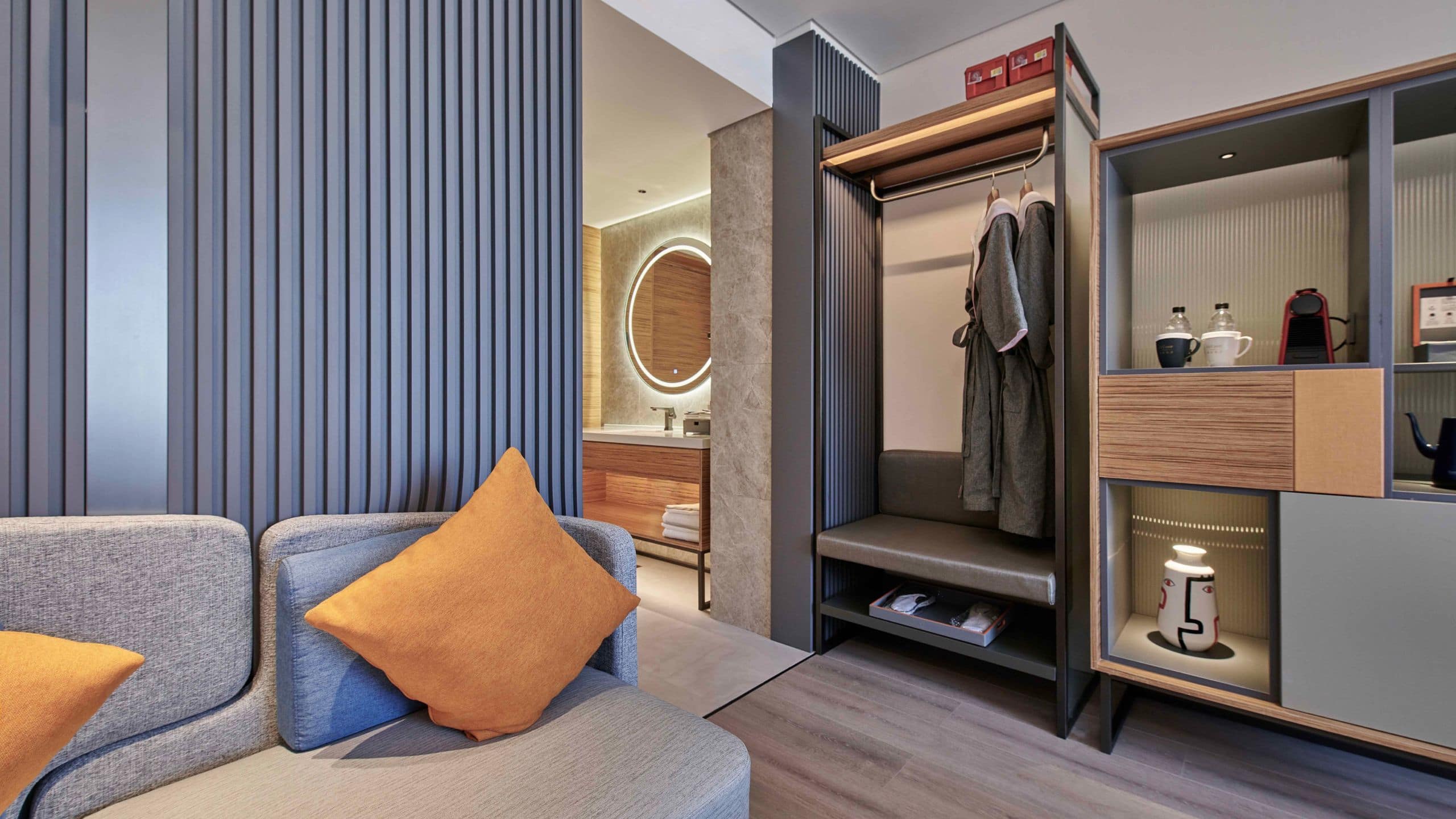 3 of 4 UrCove Beijing International Exhibition Center Deluxe Sofa