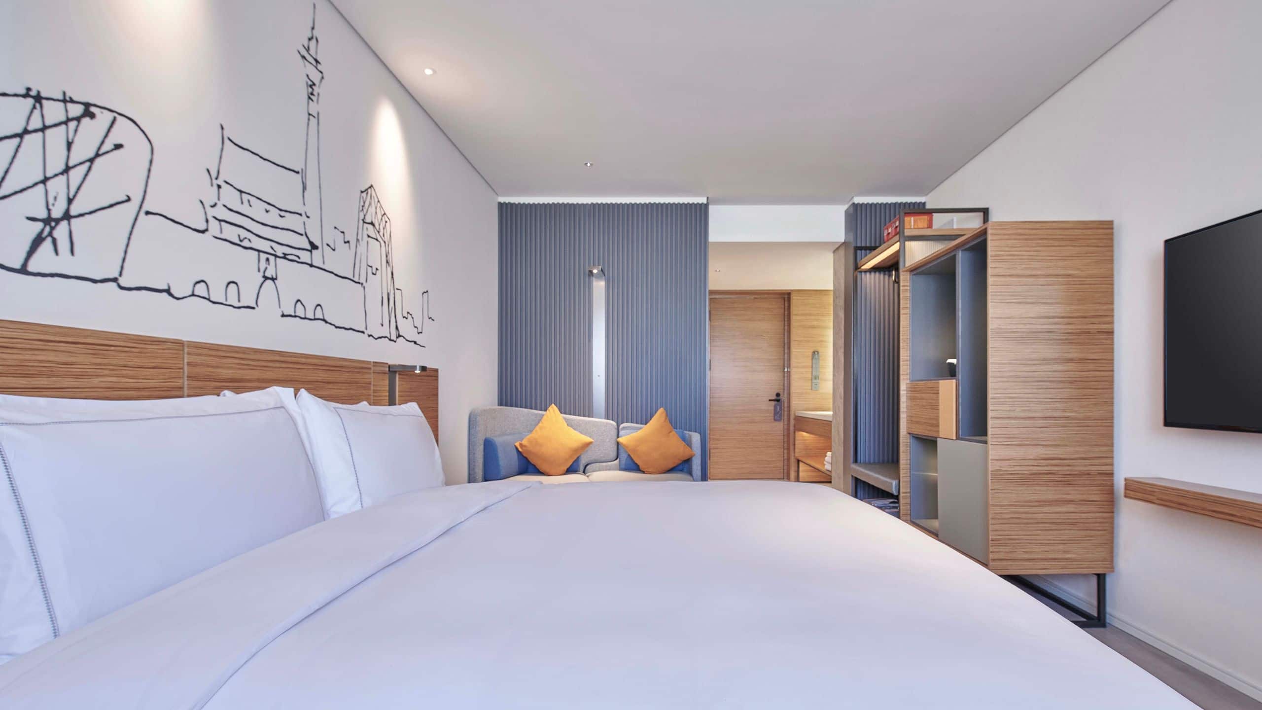 2 of 5 UrCove Beijing International Exhibition Center Superior King Bed