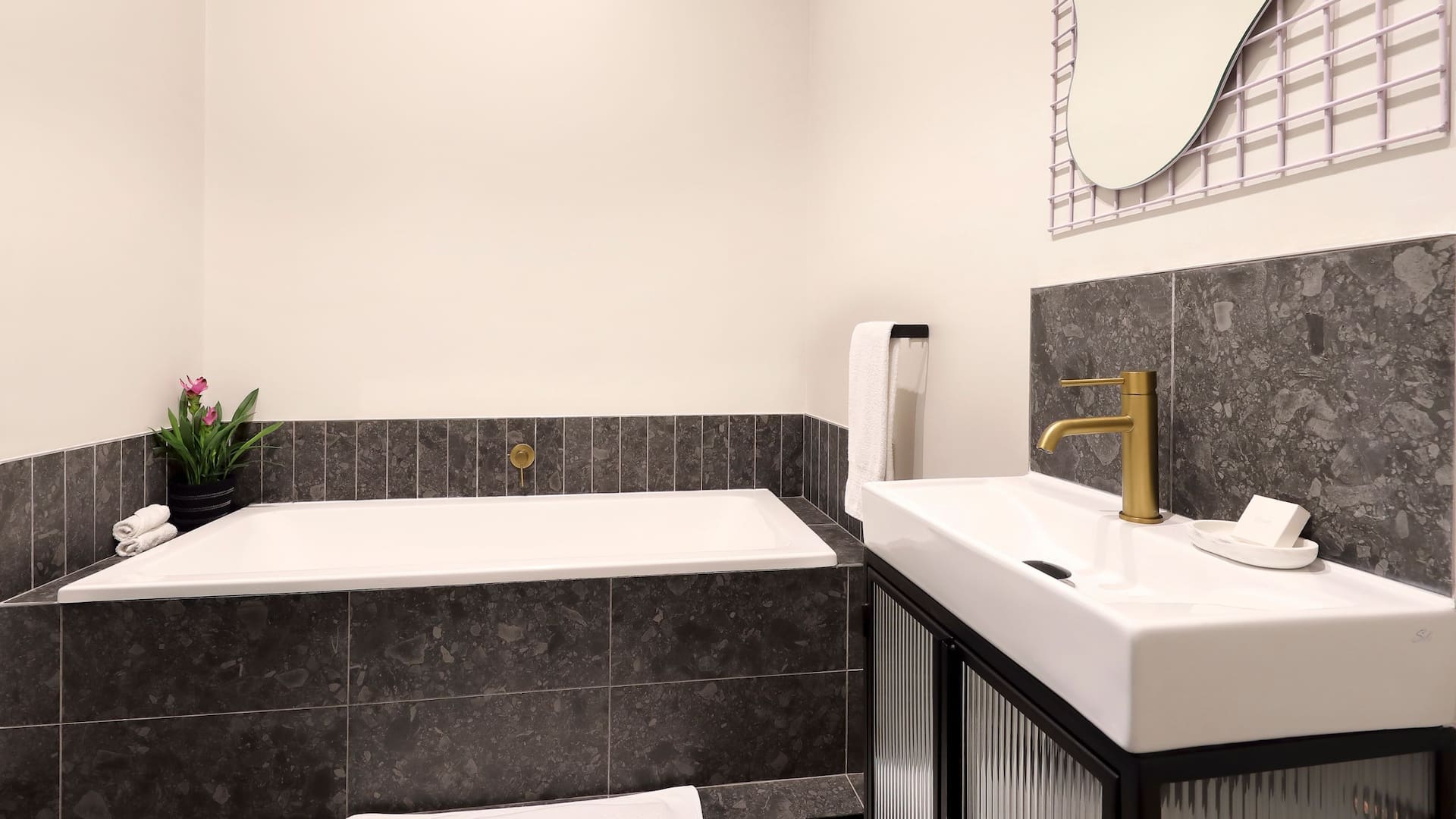 3 de 5 Hyatt House Johannesburg Rosebank Two Bedroom Bathroom
