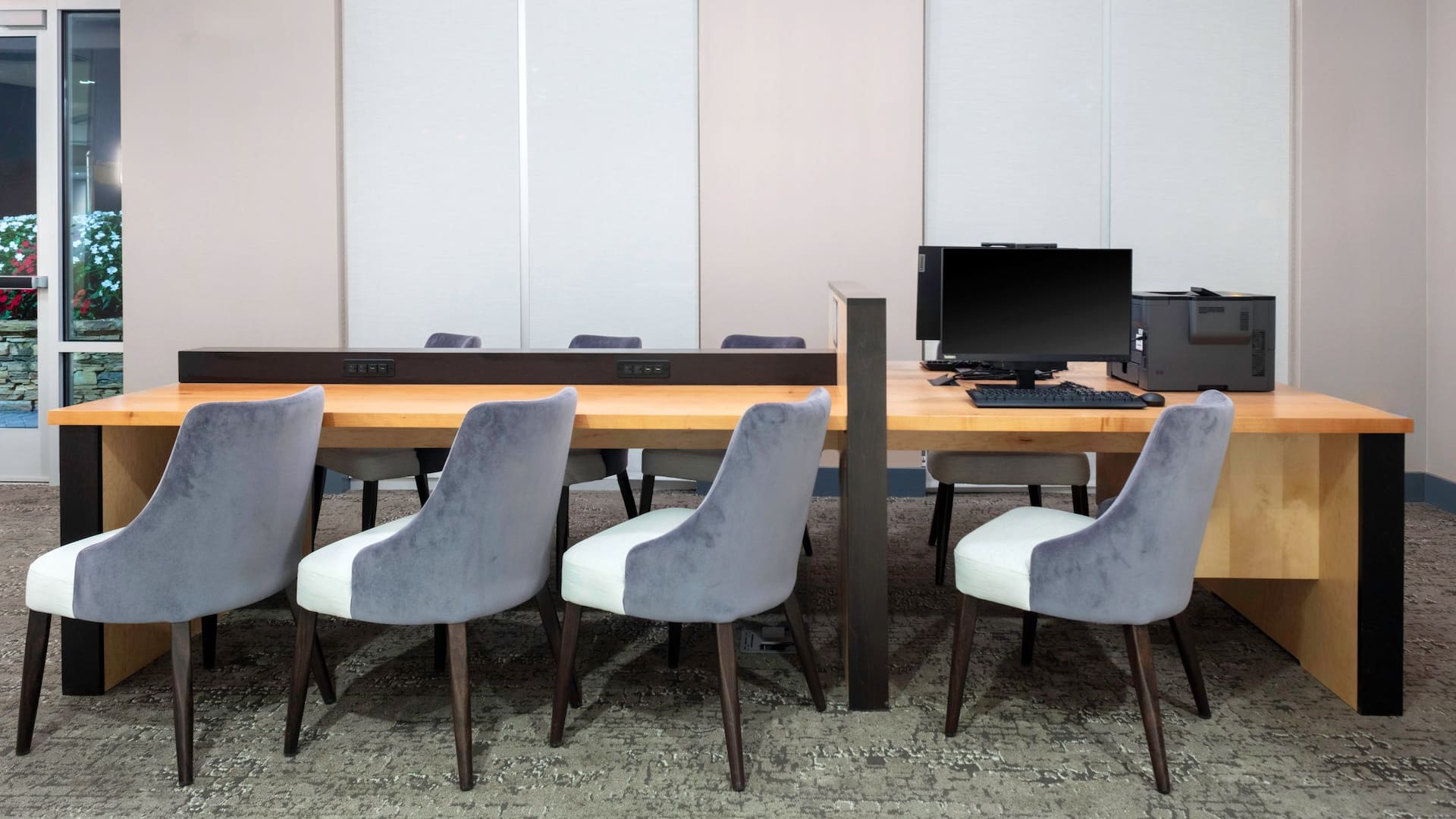 Hyatt House Charlotte / Rea Farms Business Center