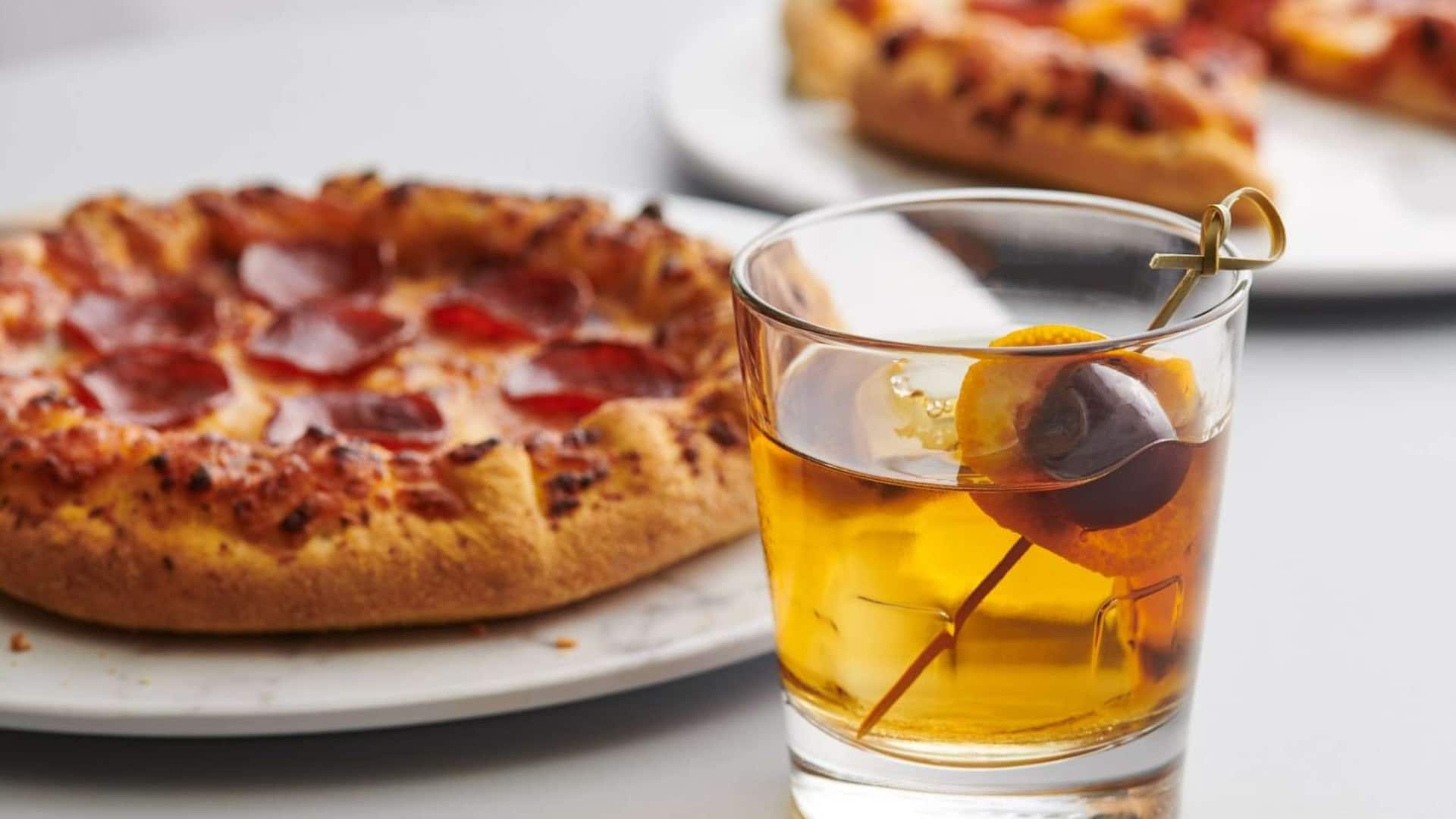 Hyatt HouseHyatt Place HP_P0476 Old Fashion Whiskey Cocktail And Pepperoni Pizza