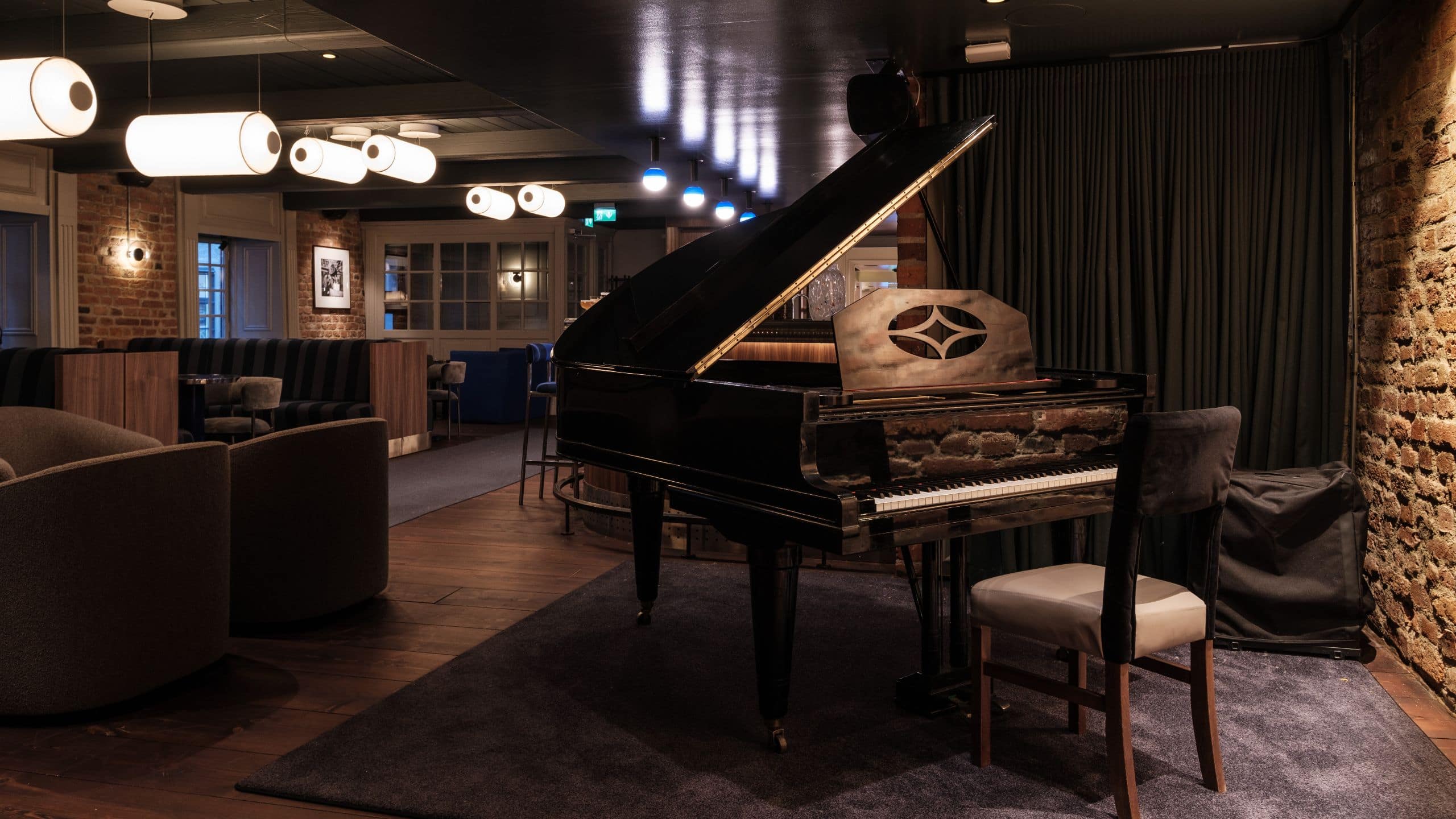 Hôtel Reisen Brahe Piano And Bar