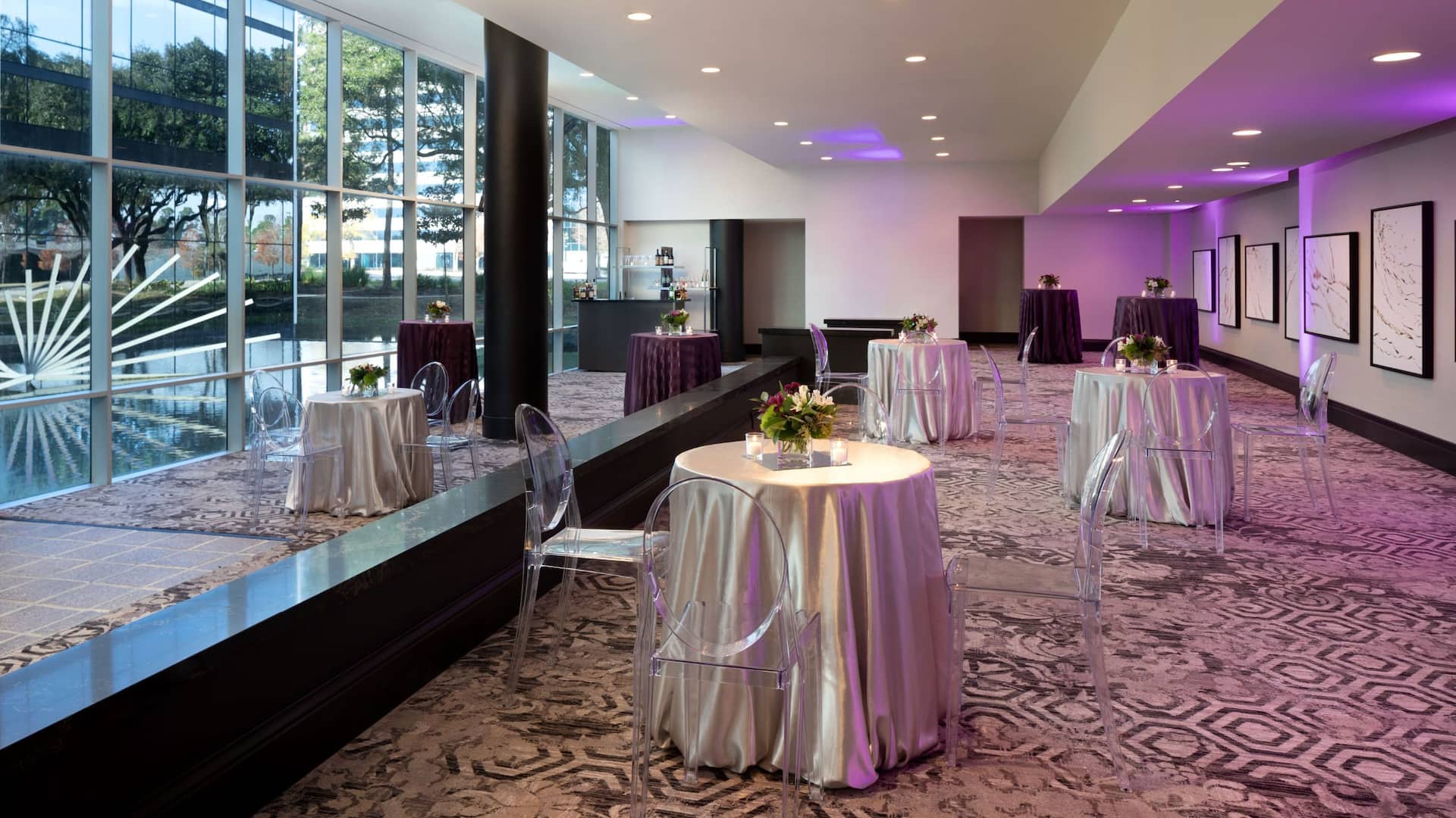 Hyatt Regency Houston West Meetings Water Court