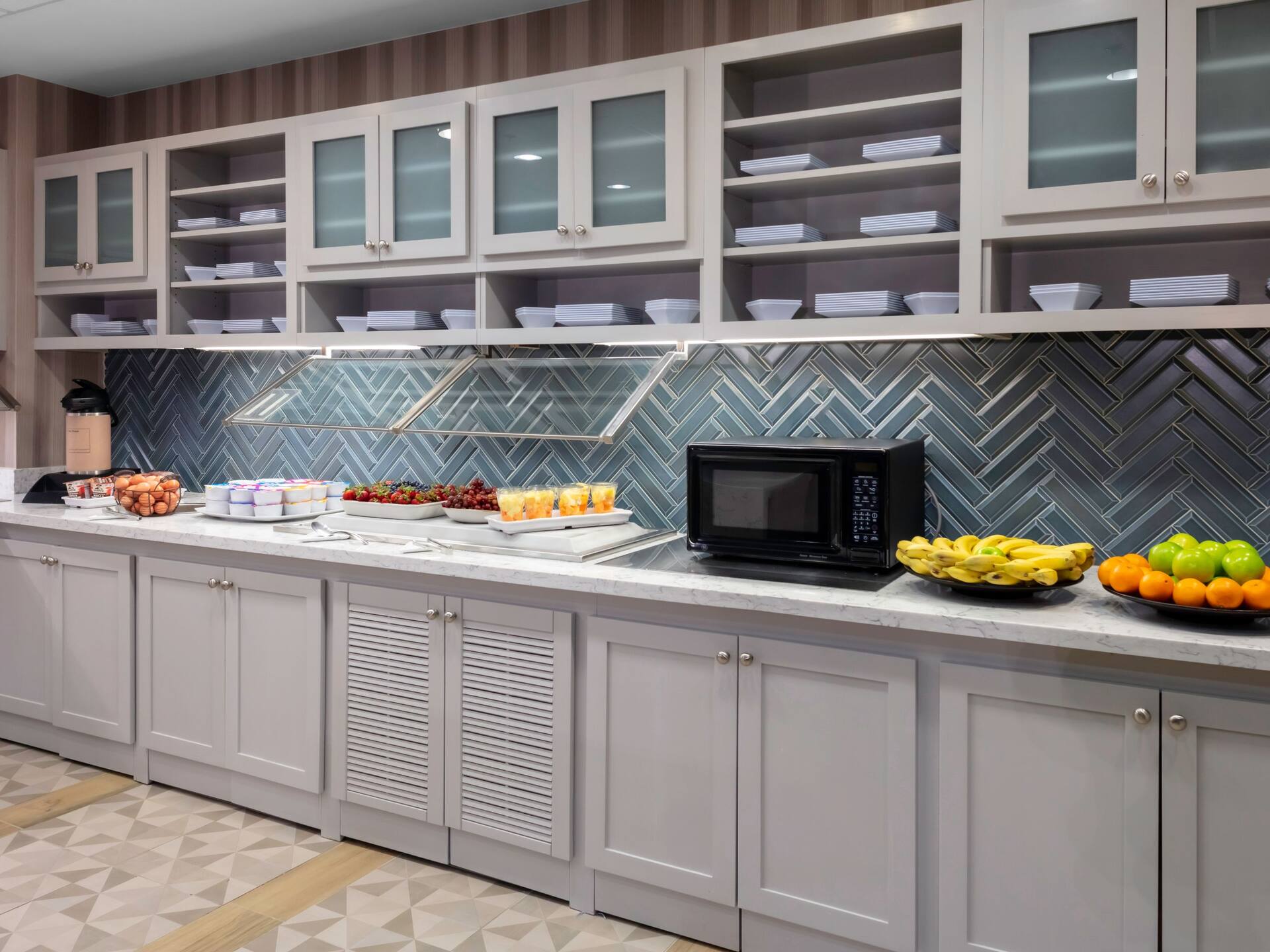 Hyatt Place Dallas/Arlington Breakfast Buffet