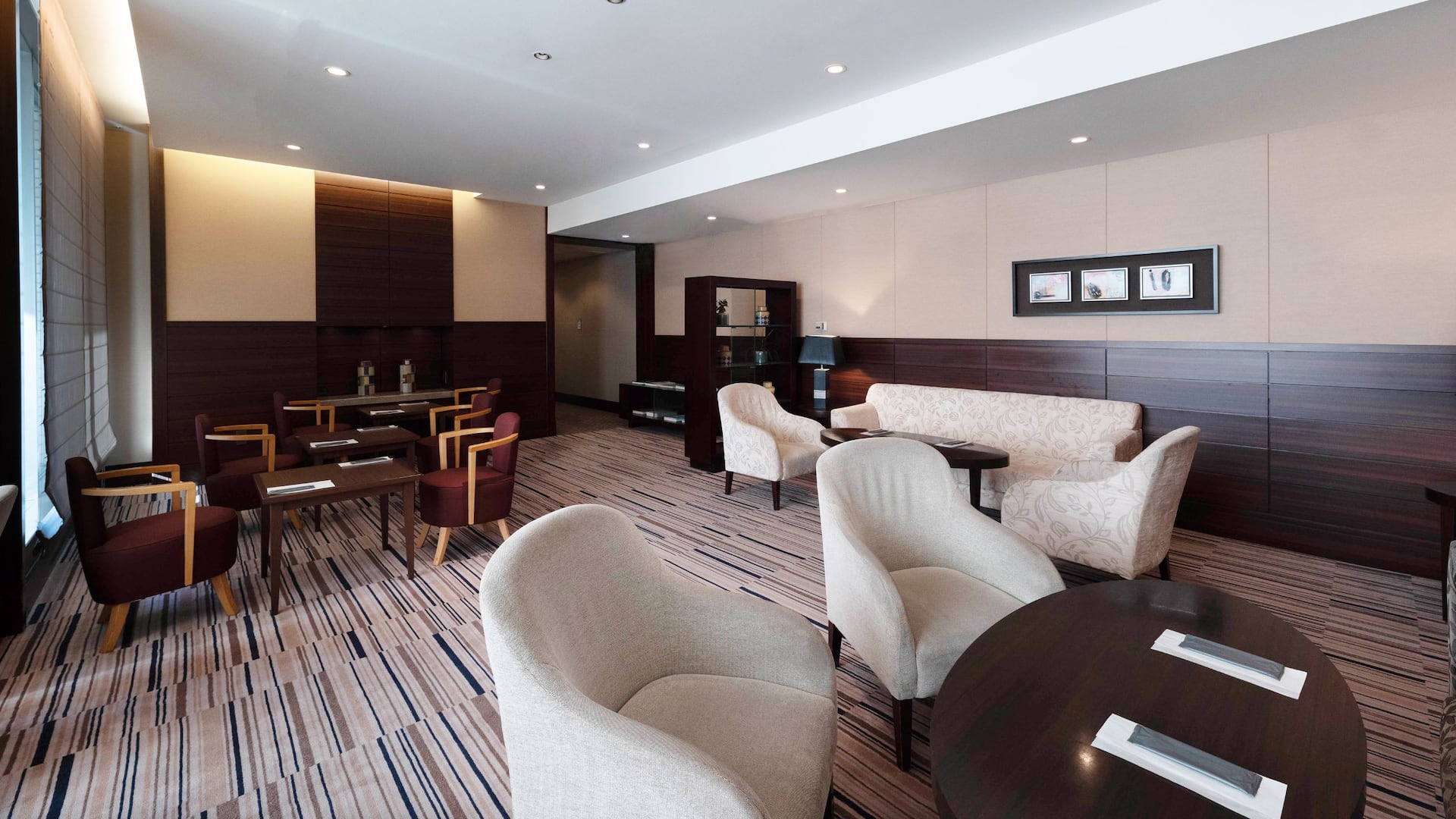 Hyatt Regency Tokyo Regency Club Lounge Seating