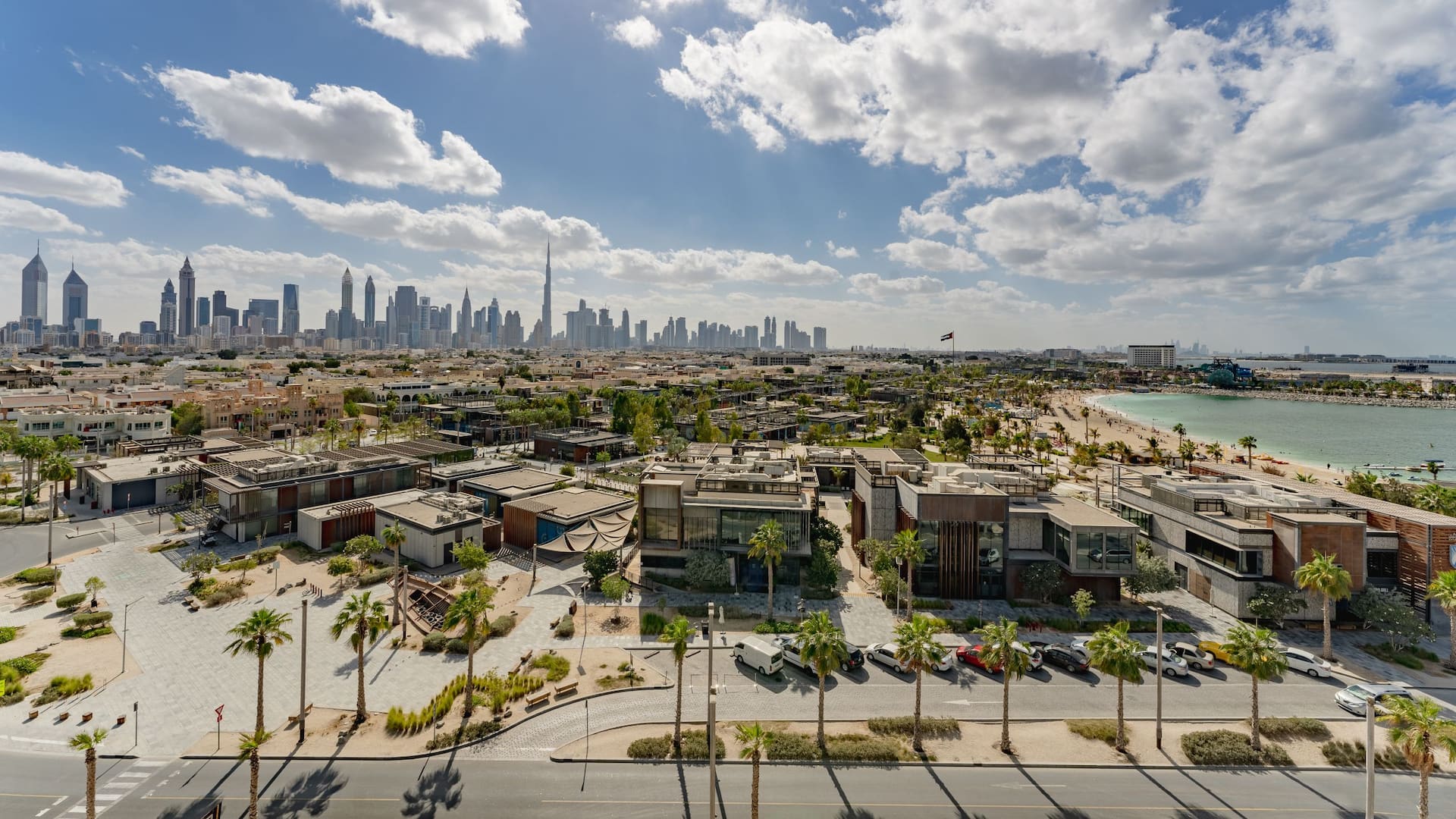 9 из 11 Hyatt Centric Jumeirah Dubai Guestroom Skyline Sea View