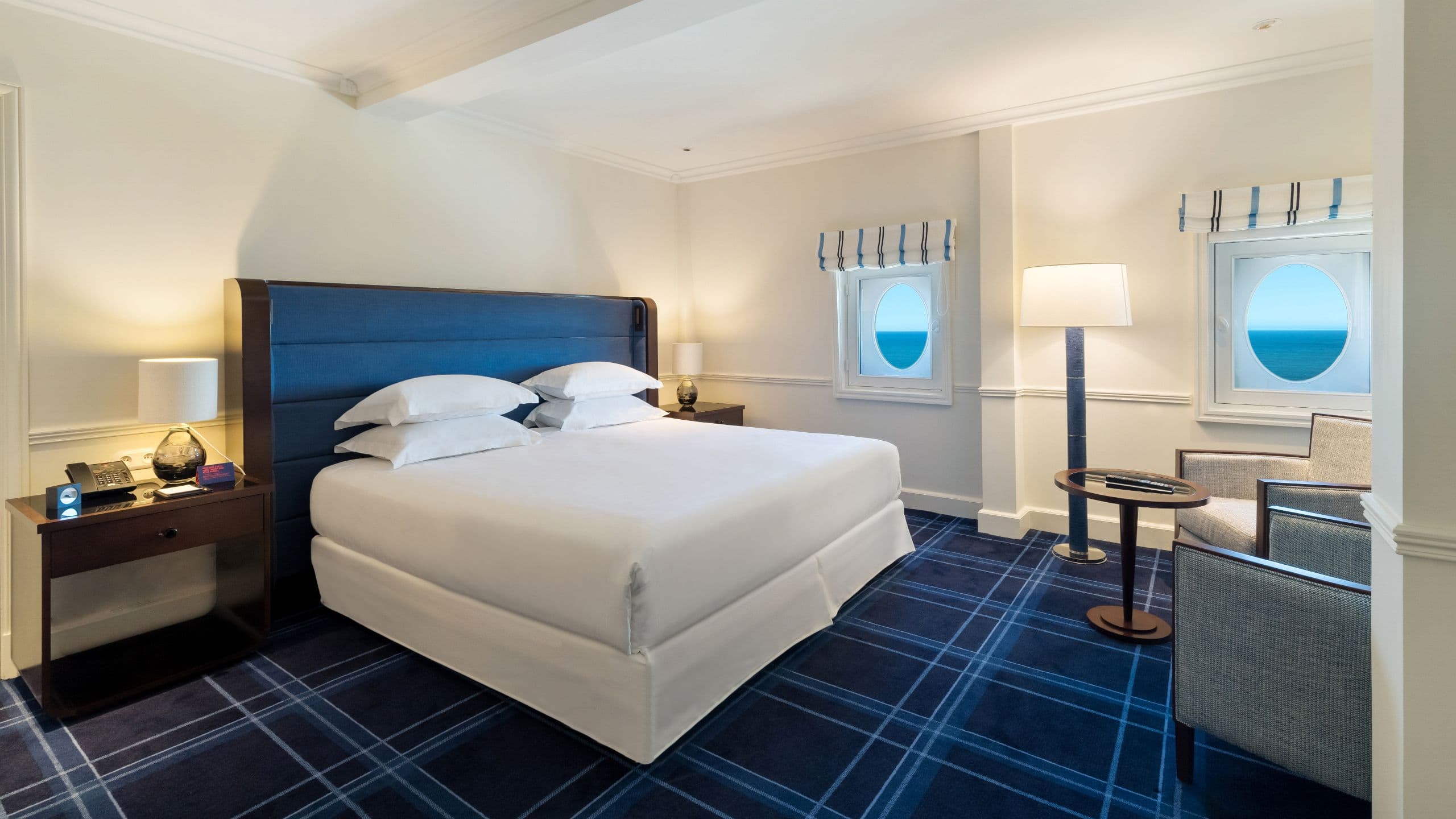 4/11 Hôtel du Palais Biarritz Ambassador Cruise Liner Bedroom