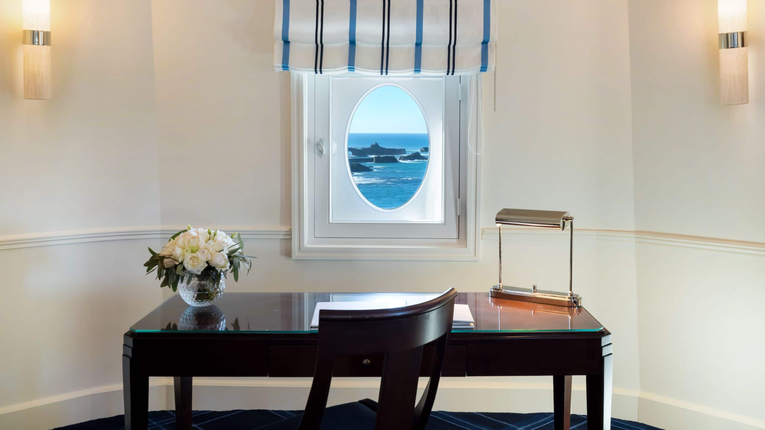 6/11 Hôtel du Palais Biarritz Ambassador Cruise Liner Desk