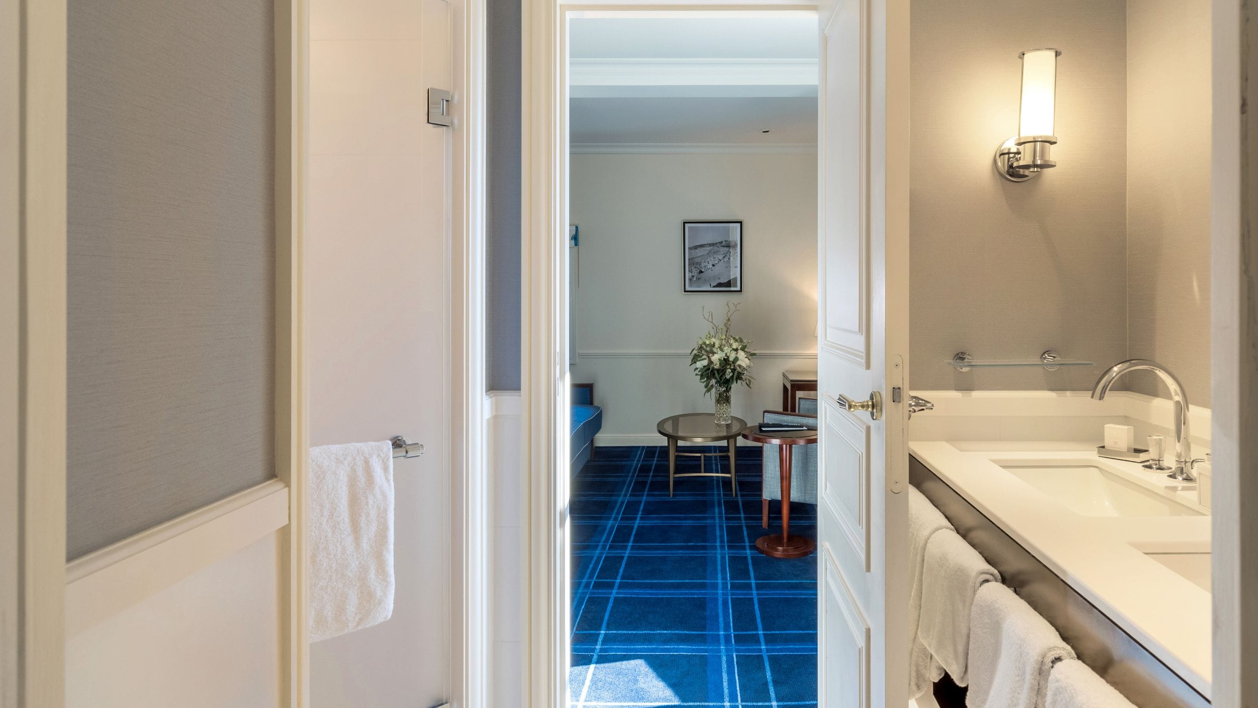 6/7 Hôtel du Palais Biarritz Junior Suite Cruise Liner Bathroom