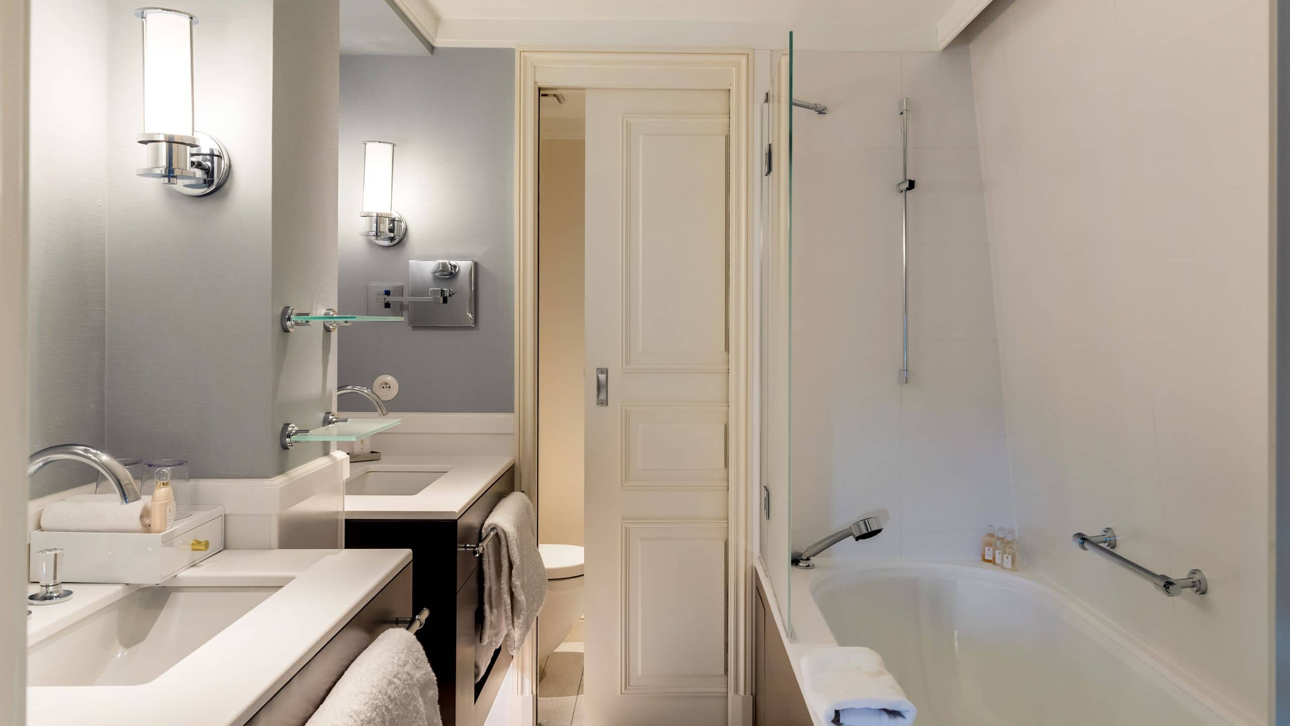 12/15 Hôtel du Palais Biarritz Rooftop Suite Bathroom