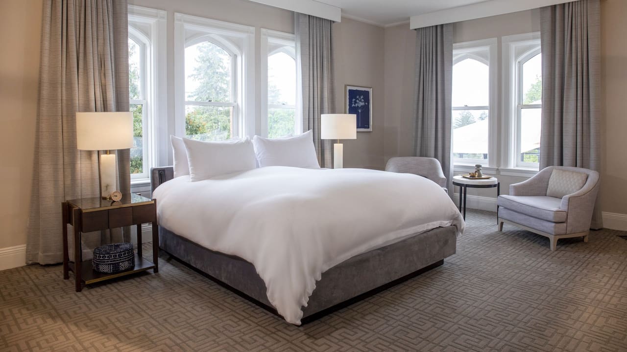 Frost Guestroom