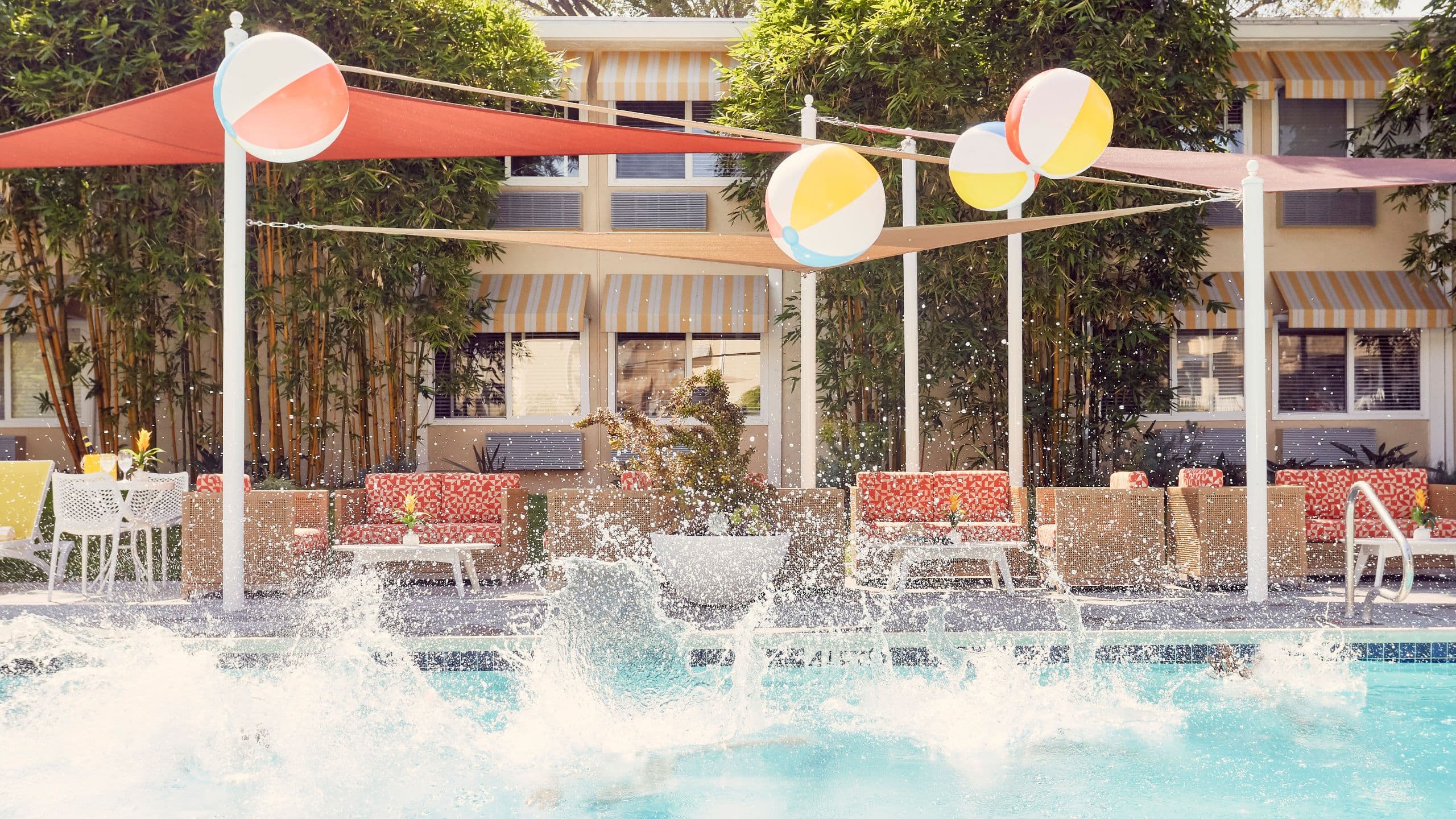 Wild Palms Hotel Pool Splashes