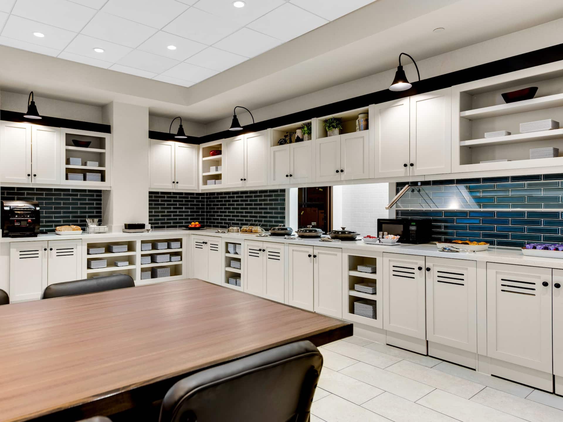 Hyatt Place Colorado Springs / Downtown Guest Kitchen