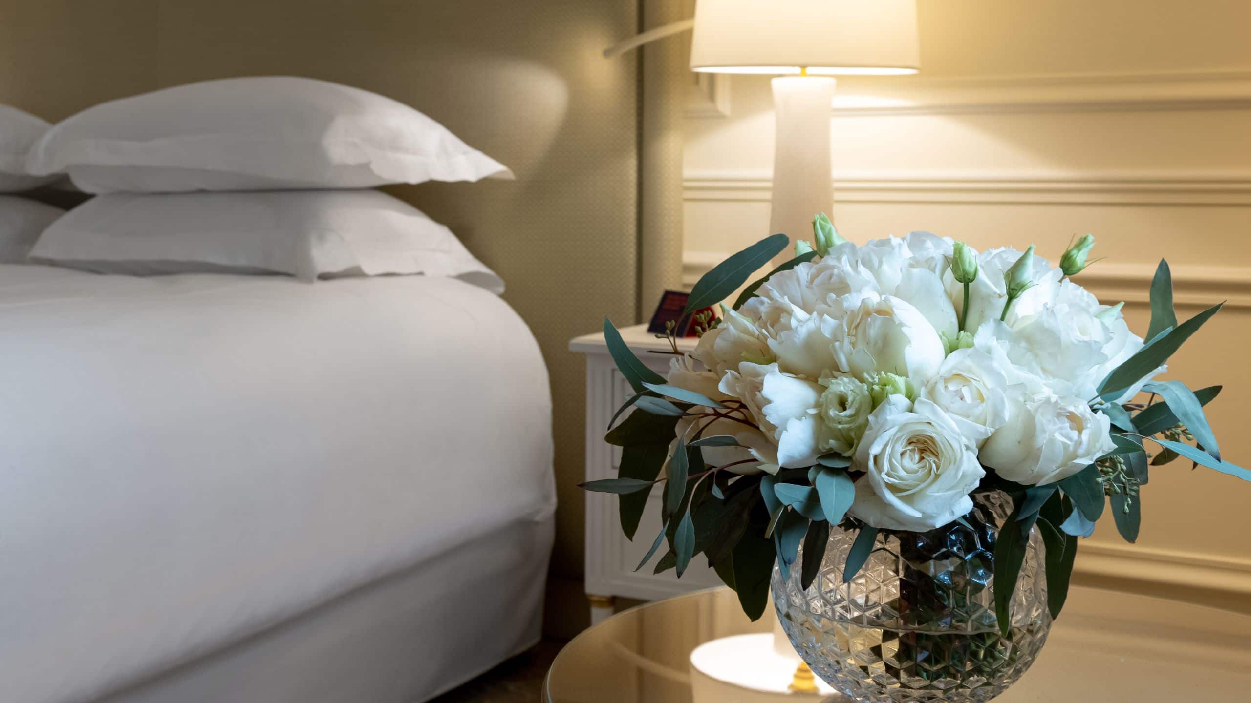 4/5 Hôtel du Palais Biarritz Bedside Flower Arrangement