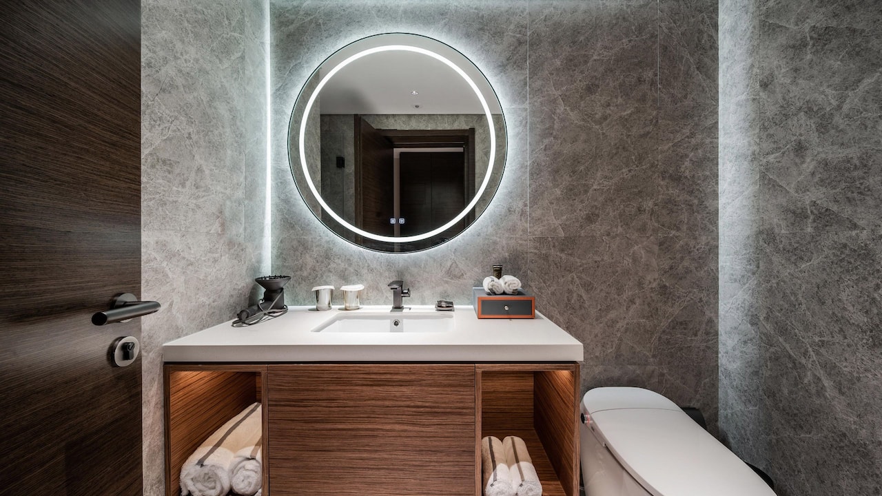 UrCove Shanghai Lujiazui EXPO Executive Bathroom