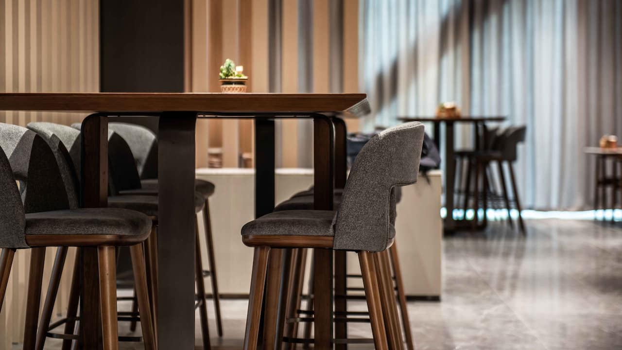 Restaurant High Table