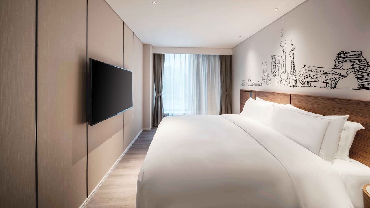 Video King Bed