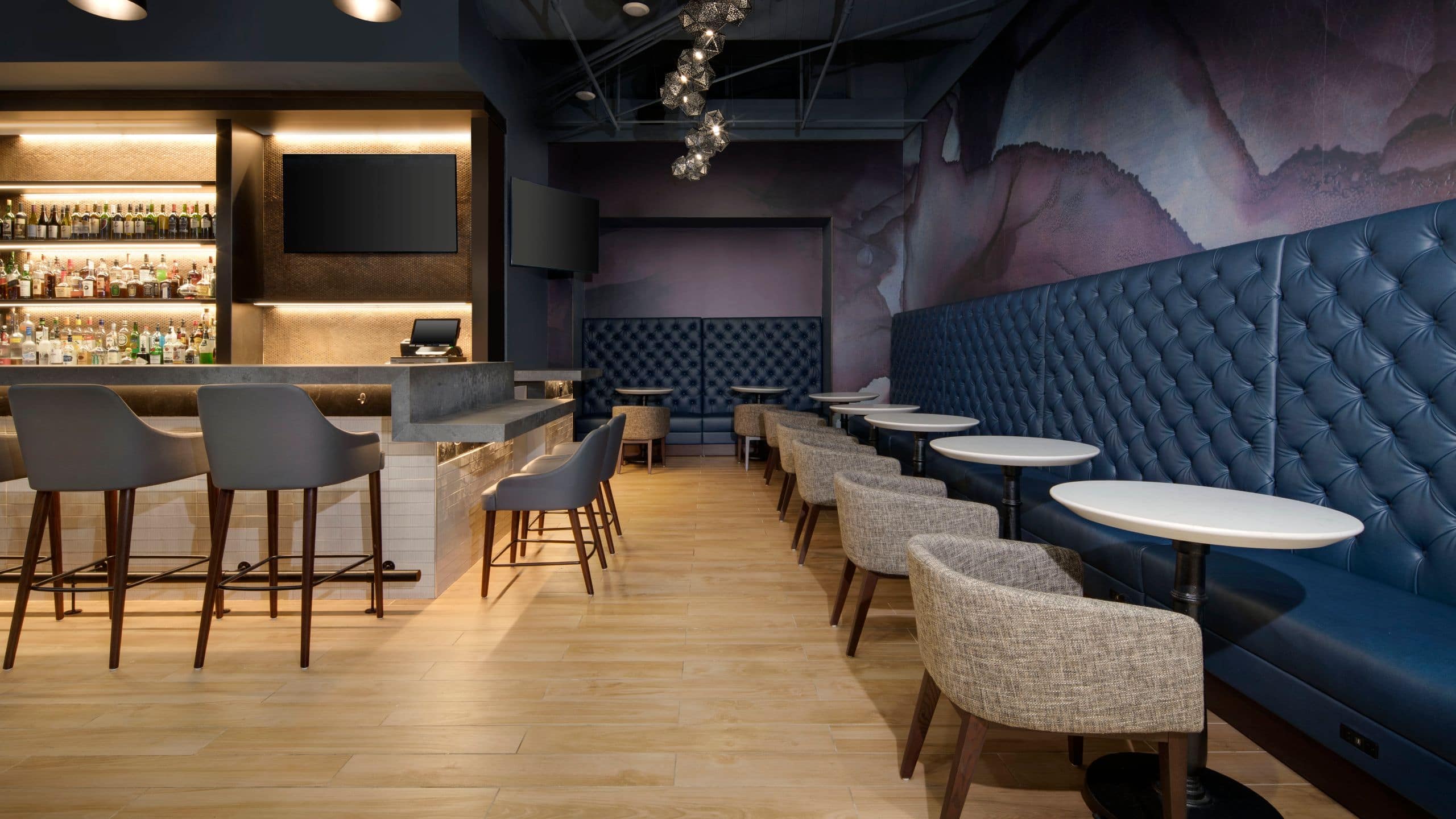 Hyatt Regency Milwaukee Julip Lounge Seating