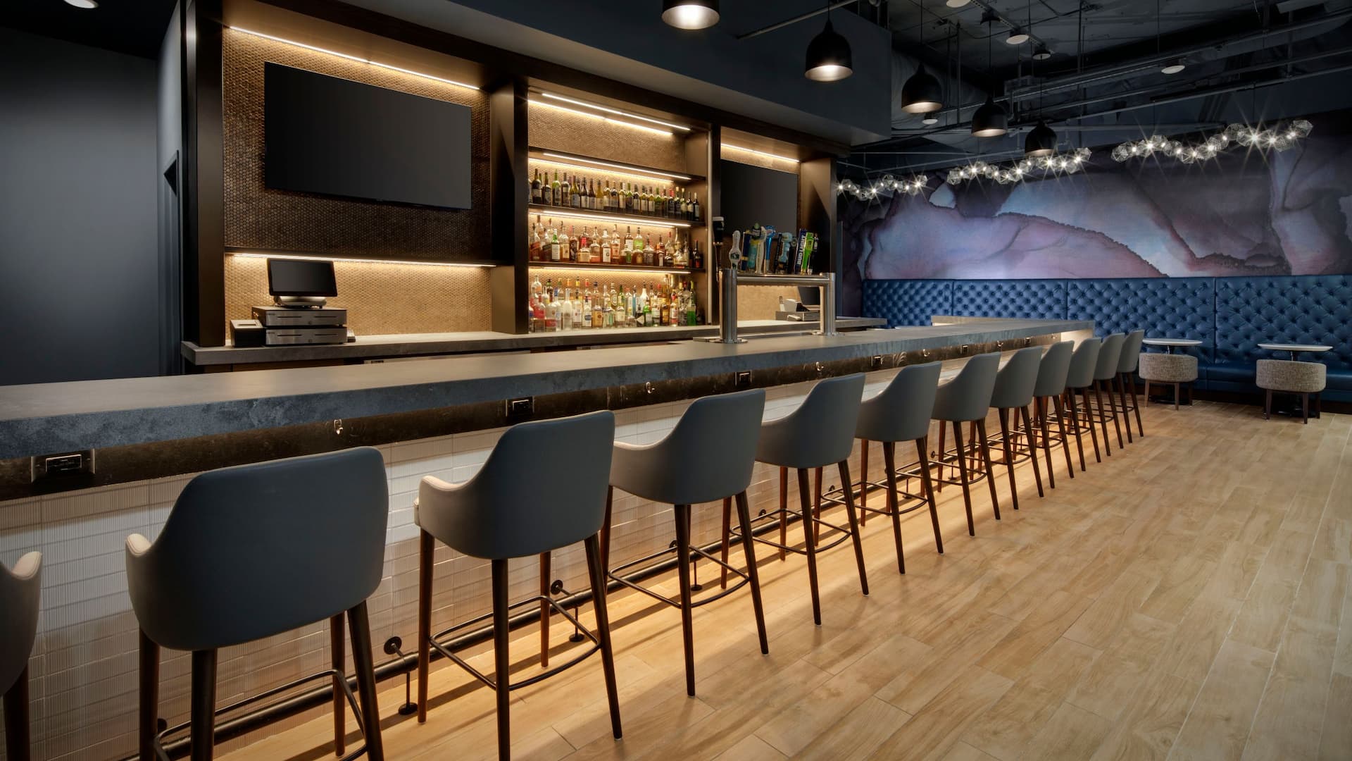 Hyatt Regency Milwaukee Julip Bar Stool Seating