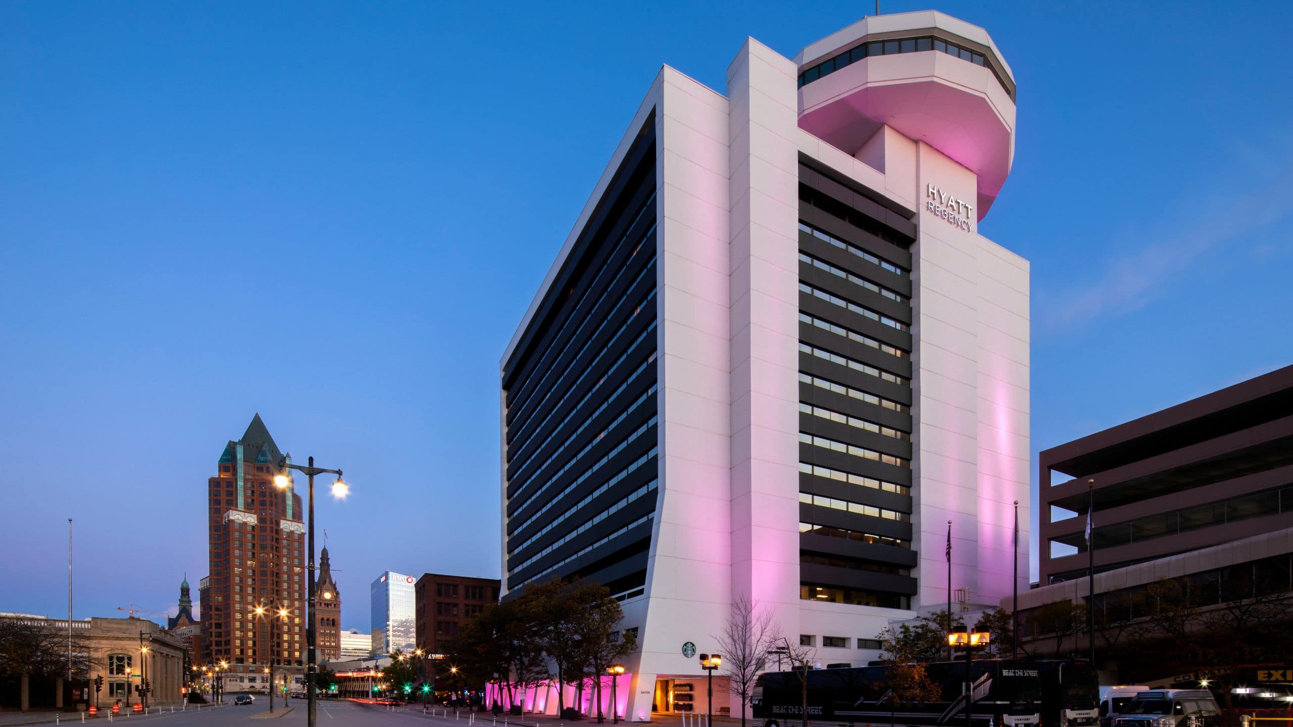 Hyatt Regency Milwaukee Julip Exterior Streetview City
