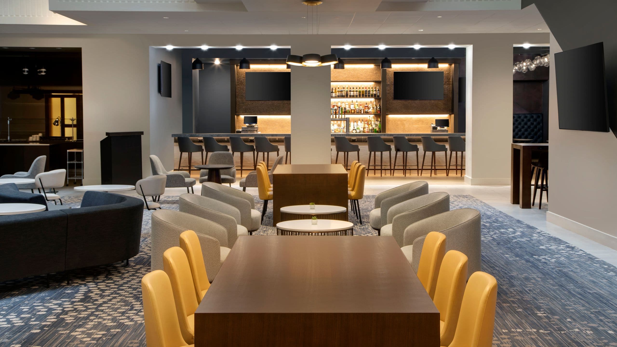 Hyatt Regency Milwaukee Lobby Table Seating