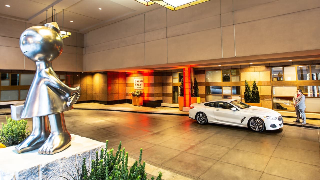 Valet Inside View