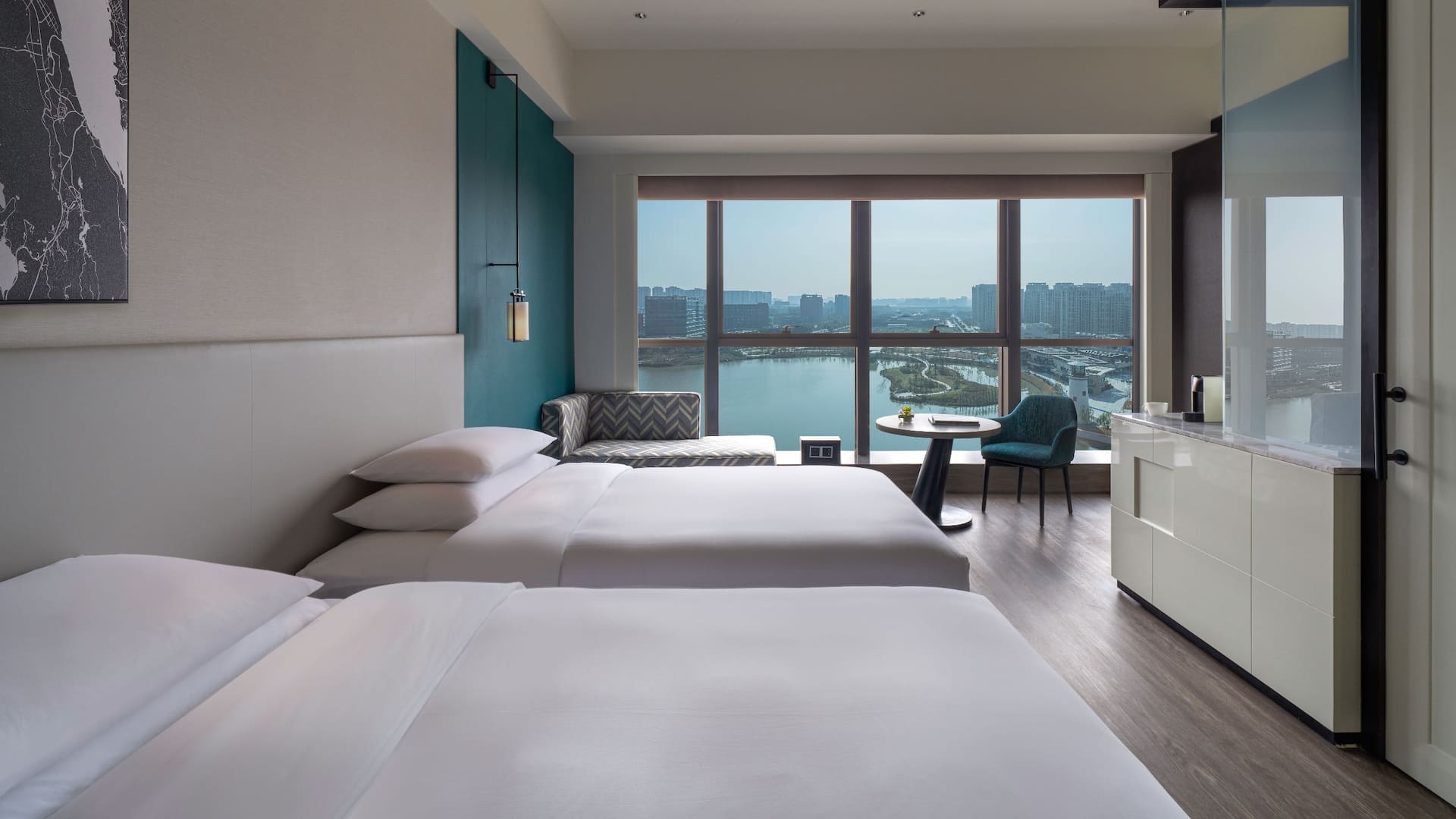 第 1，共 2 Hyatt Centric Lakeside Ningbo Twin Beds Lake View