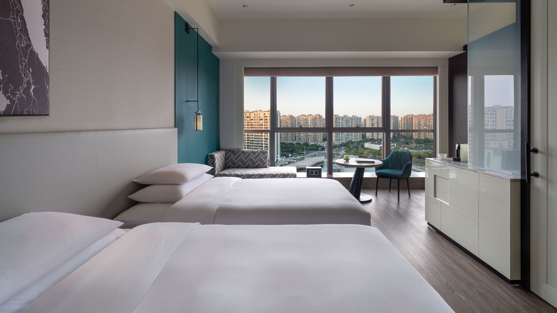 第 1，共 2 Hyatt Centric Lakeside Ningbo Twin Guestroom