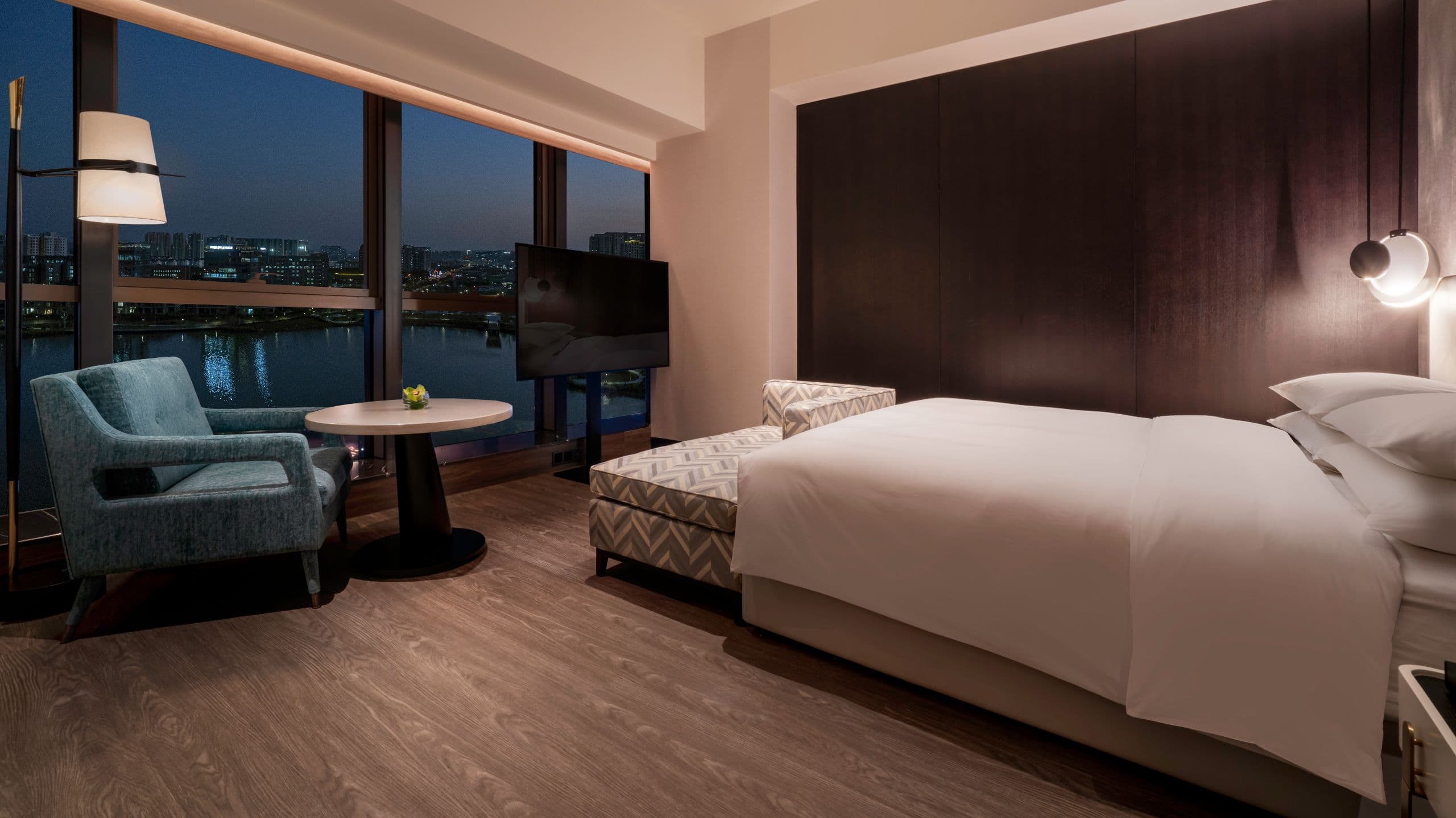 1 de 4 Hyatt Centric Lakeside Ningbo Executive Suite
