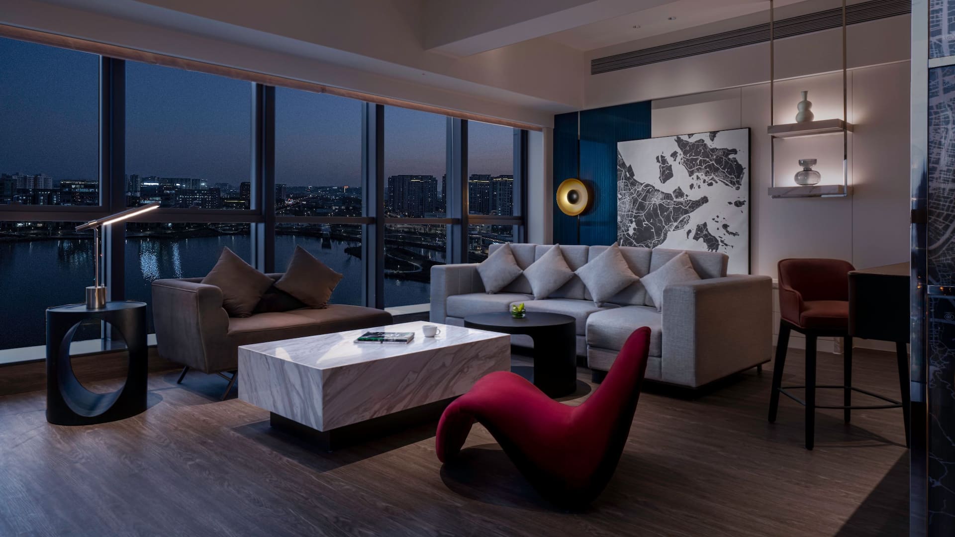第 2，共 4 Hyatt Centric Lakeside Ningbo Executive Suite Living Room